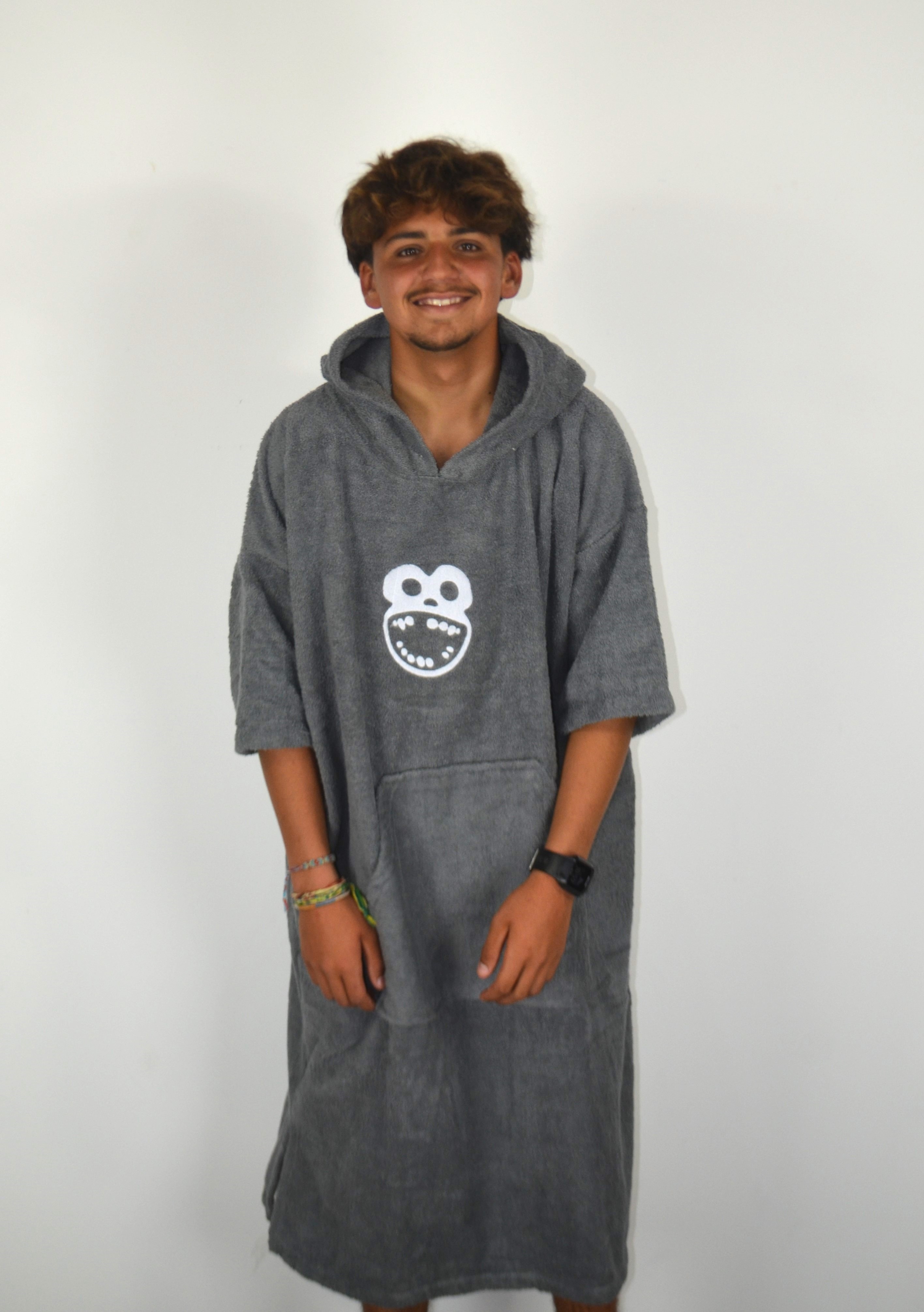 GREY PONCHO