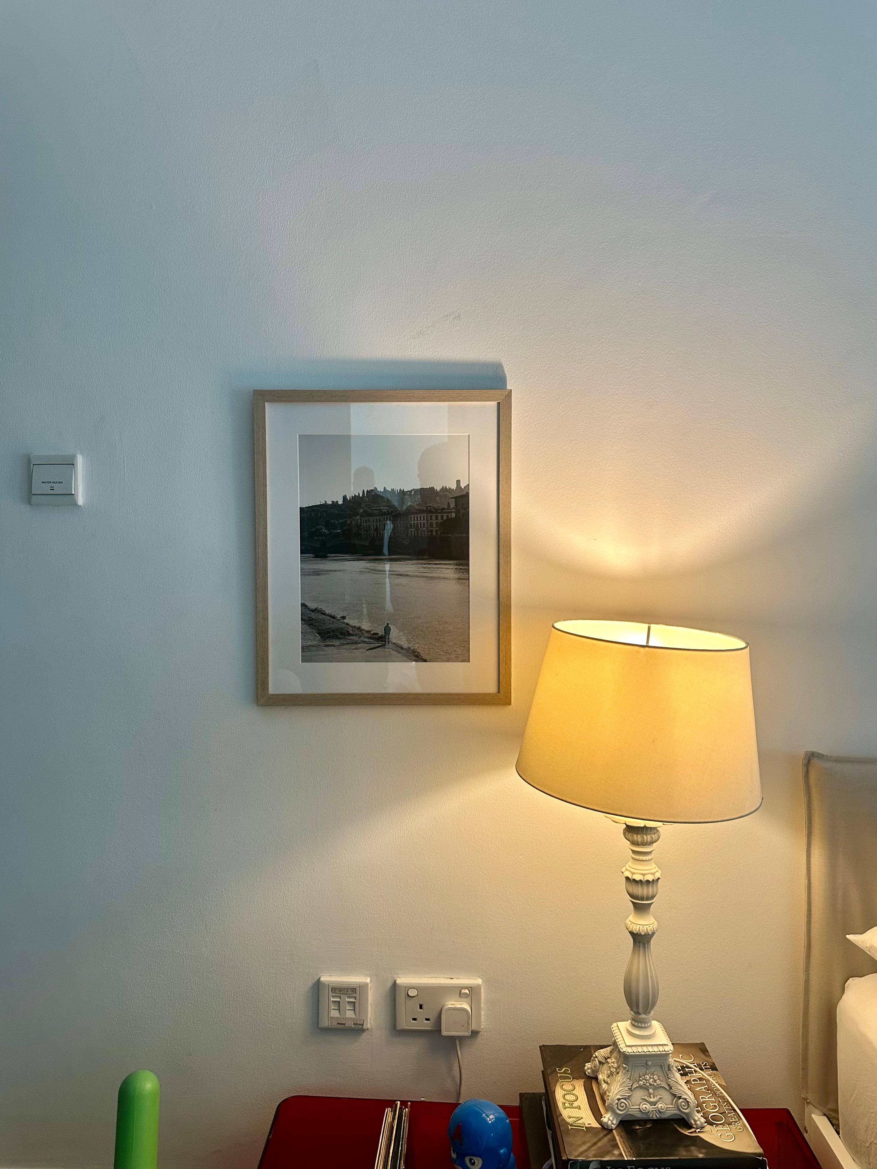 FRAME WITH MOUNT BOARD 