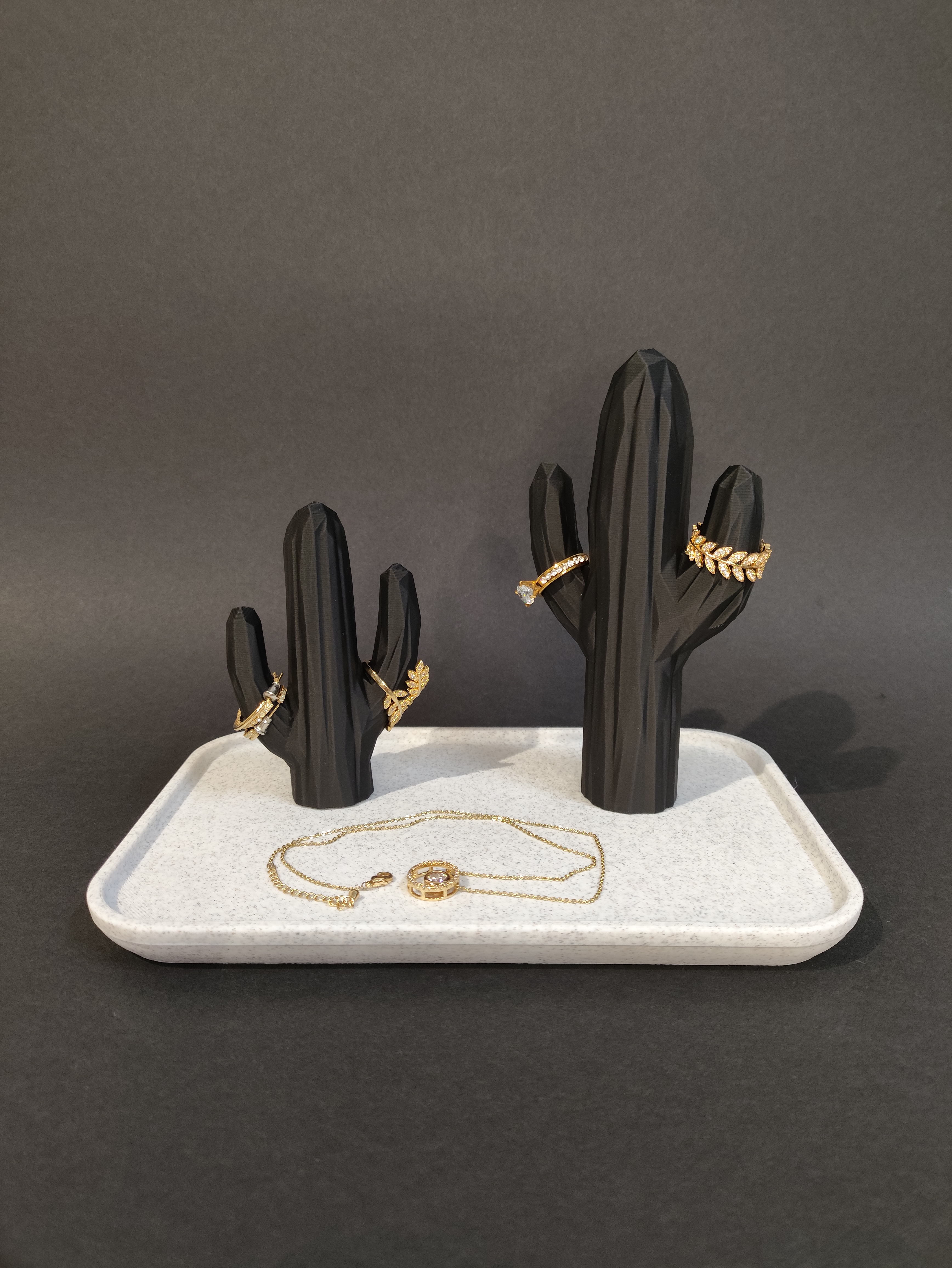 Papuošalų laikikliai