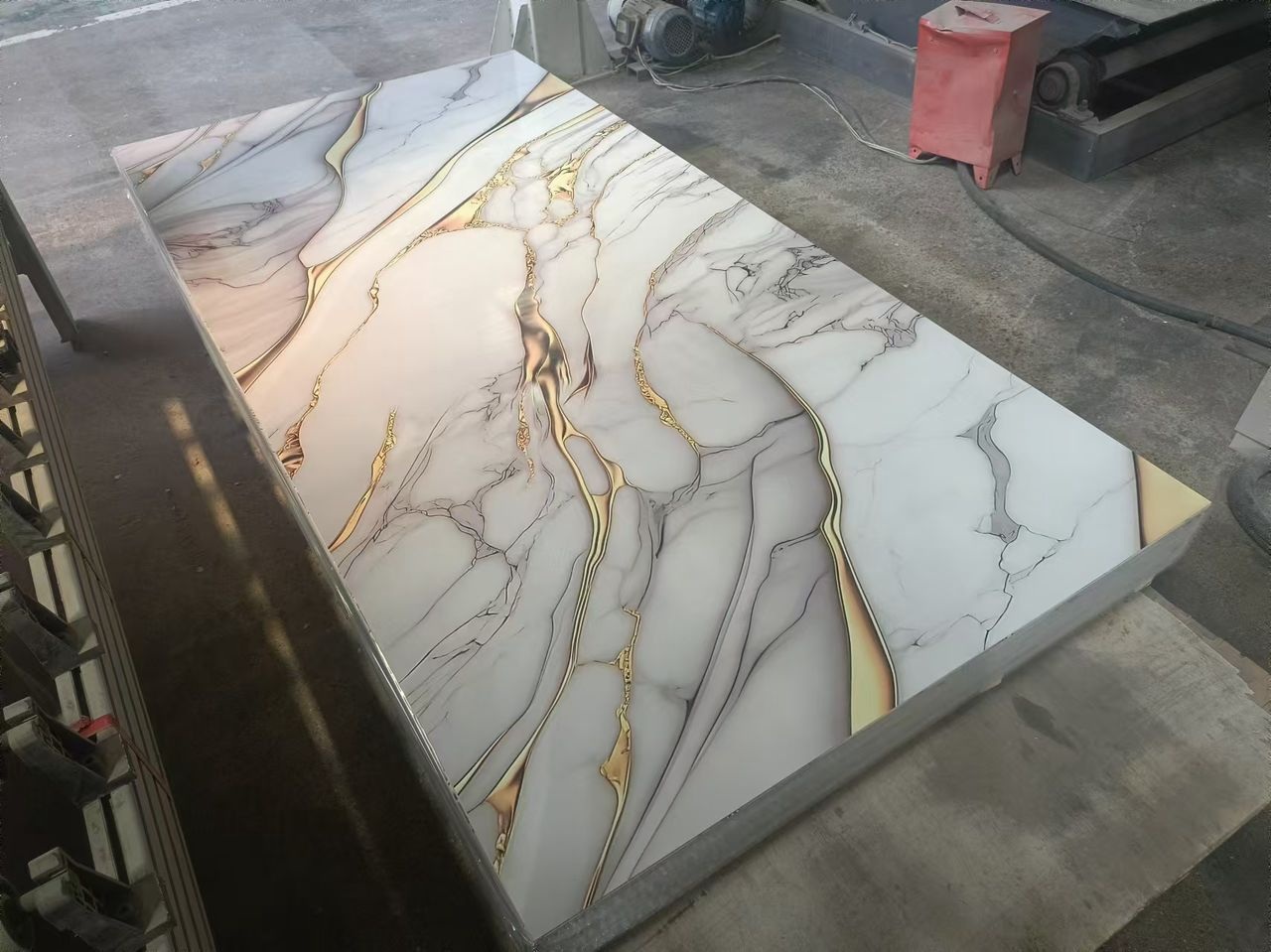 Placa Símil Mármol - Oro Boreal DY051