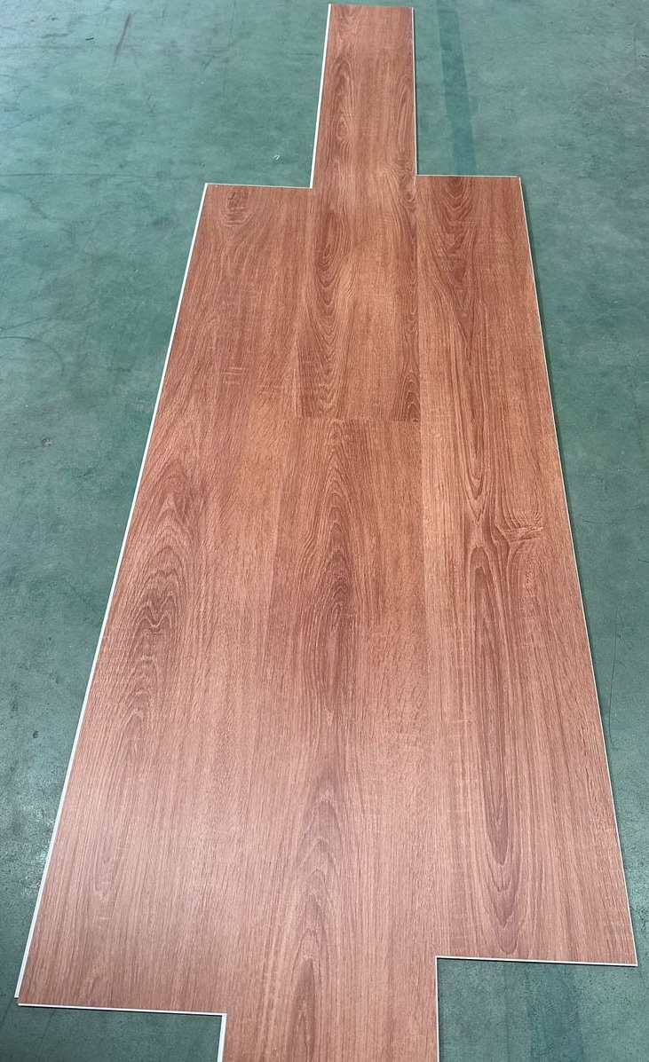 Piso SPC Click - Modelo Cerezo Real 170-2 (Manta IXPE Incluida)