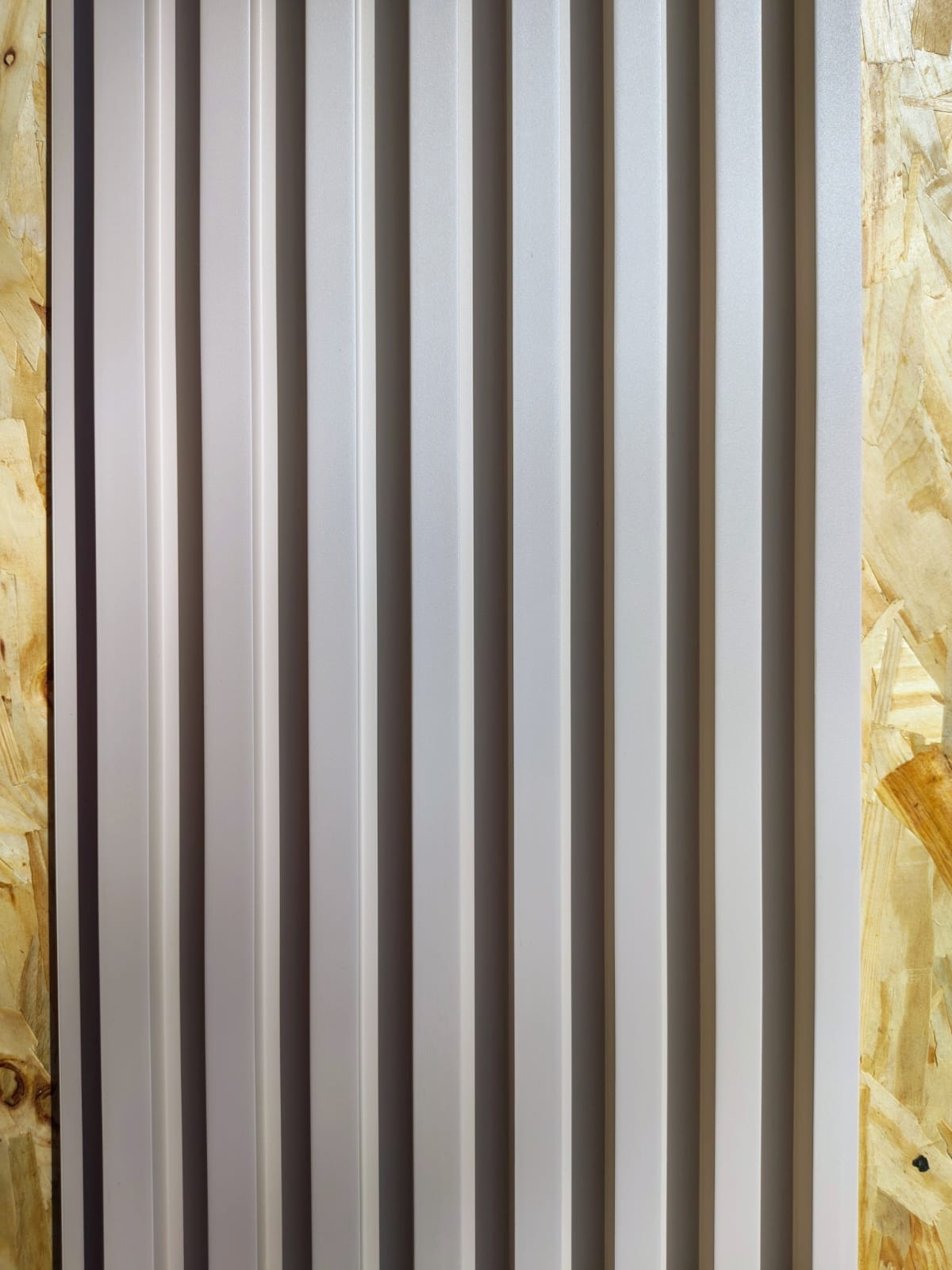 Panel WPC 4 Ranuras - Modelo Veluna (Blanco Puro)