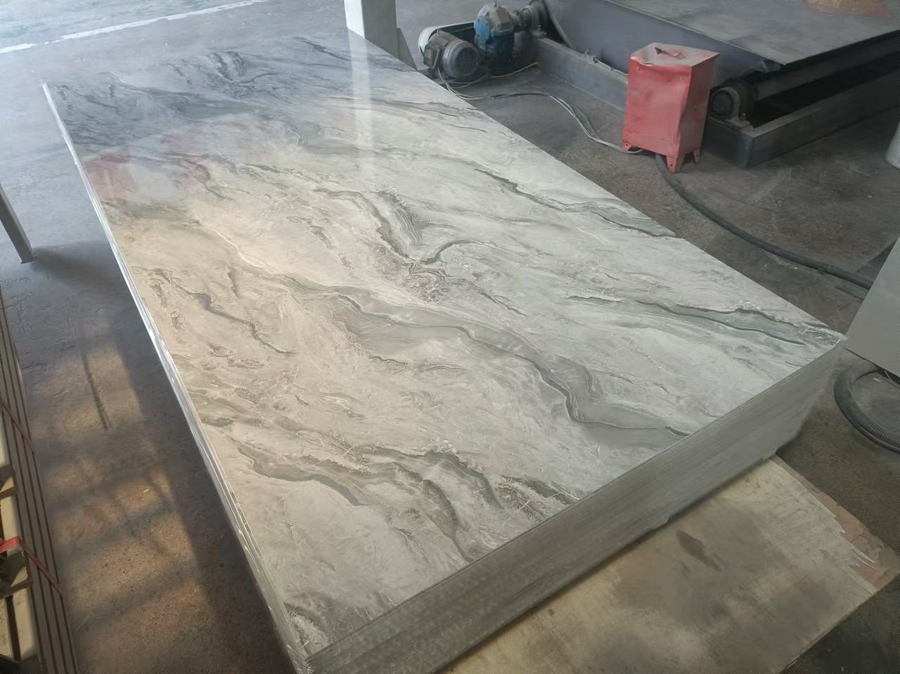 Placa Símil Mármol - Eco Mineral HC8886