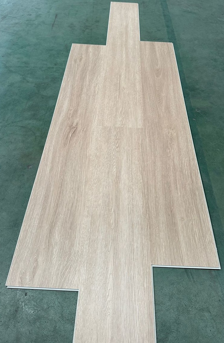 Piso SPC Click - Modelo Roble Nórdico 8037-5 (Manta IXPE Incluida)