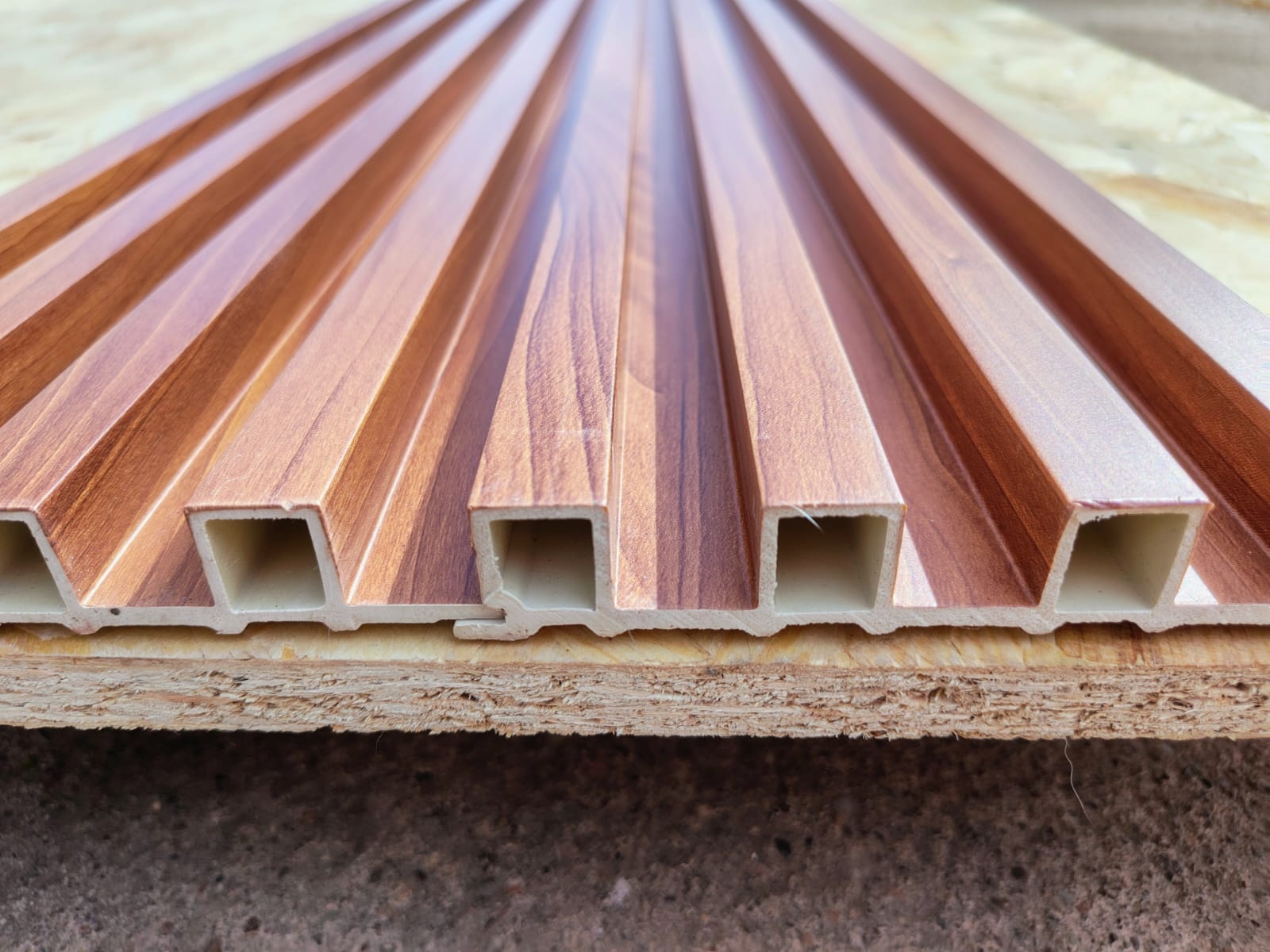 Panel WPC 4 Ranuras - Modelo Marquet