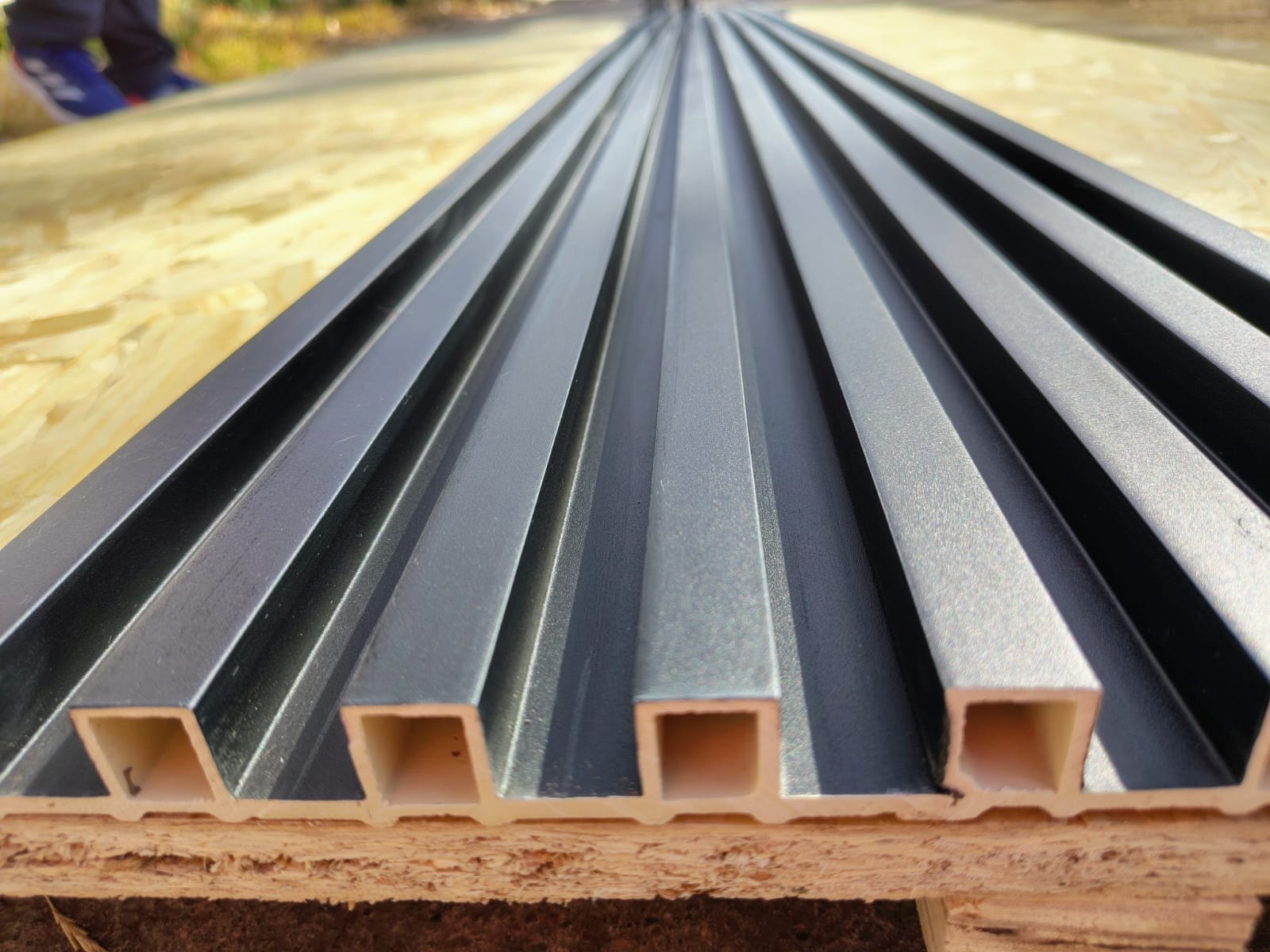 Panel WPC 4 Ranuras - Modelo Ravenna