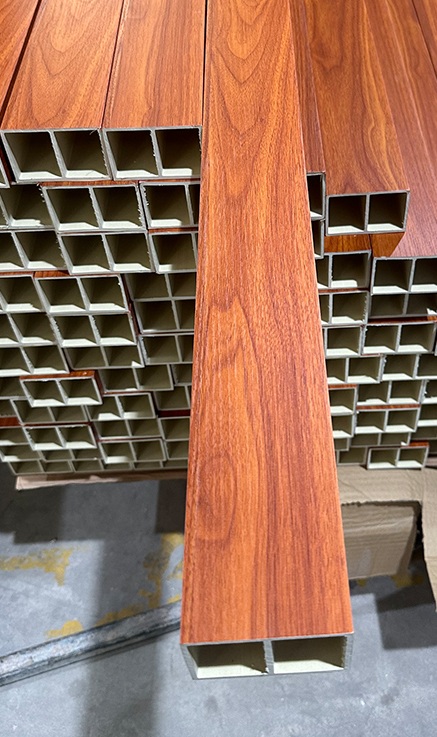 Tubo/Viga WPC Interior 100x50mm - Color Cerezo (2.90m)