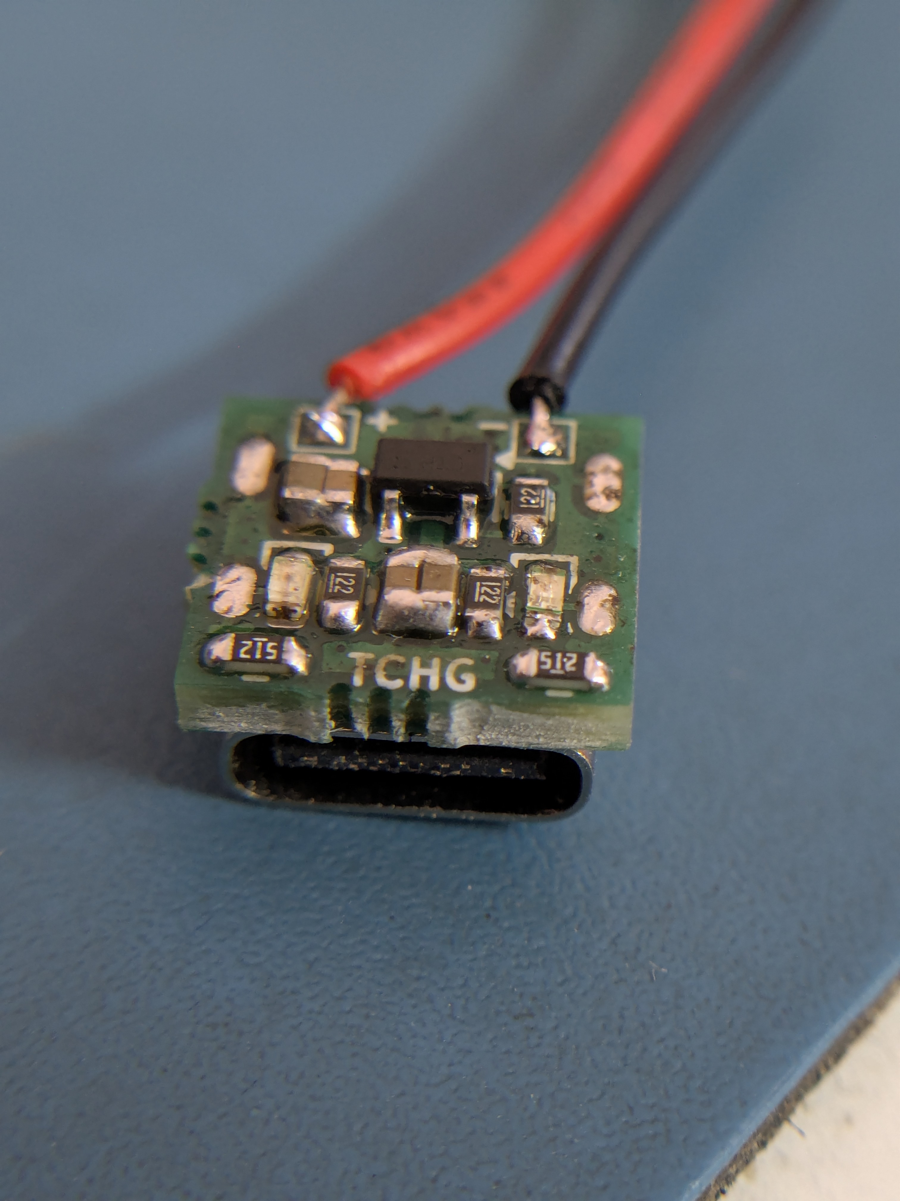 Tiny Lithium-ion Battery Charger (TCHG)