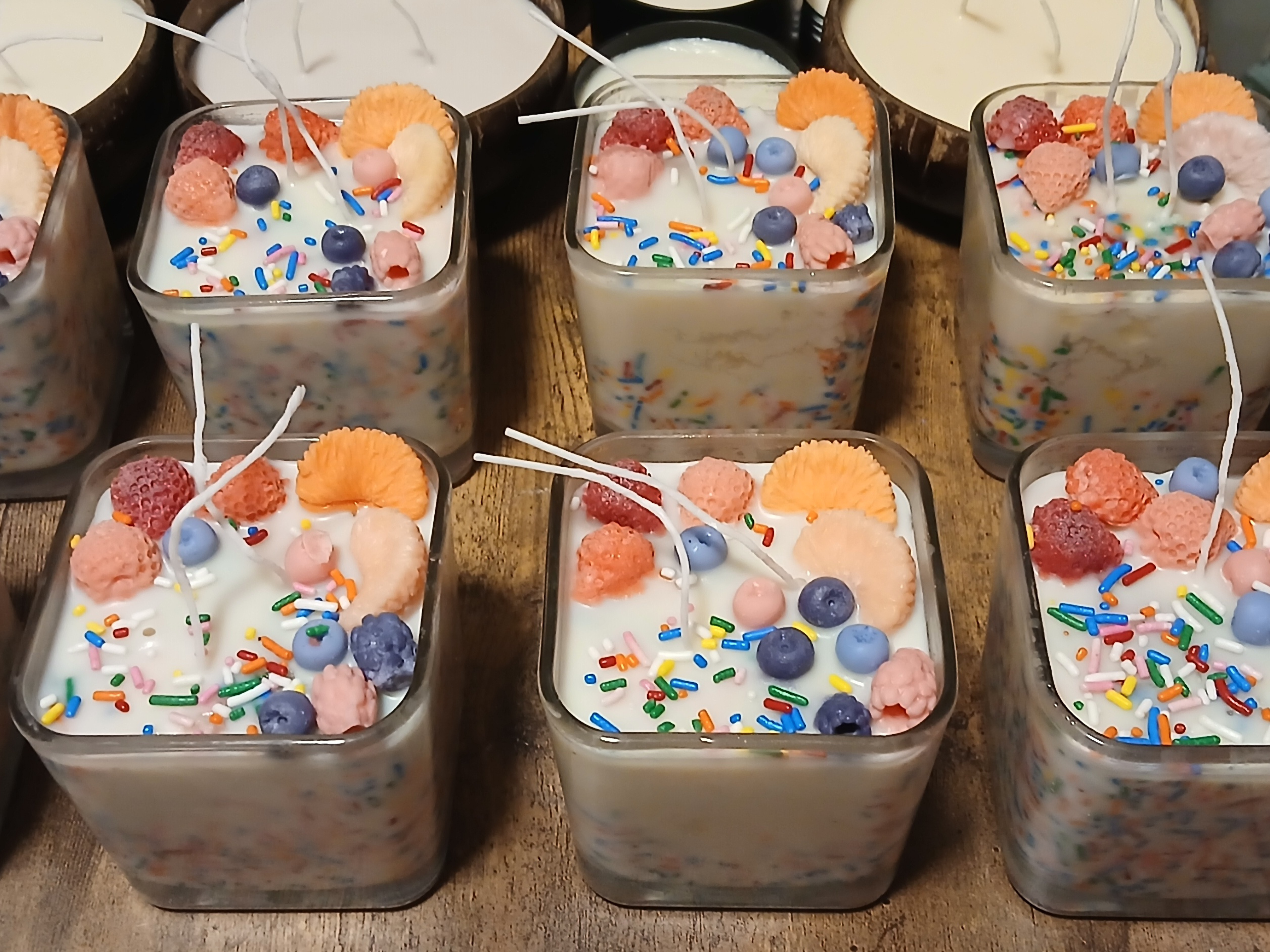 Sugarberry Candle – Handcrafted Wax Candle with Fruity Wax Embeds