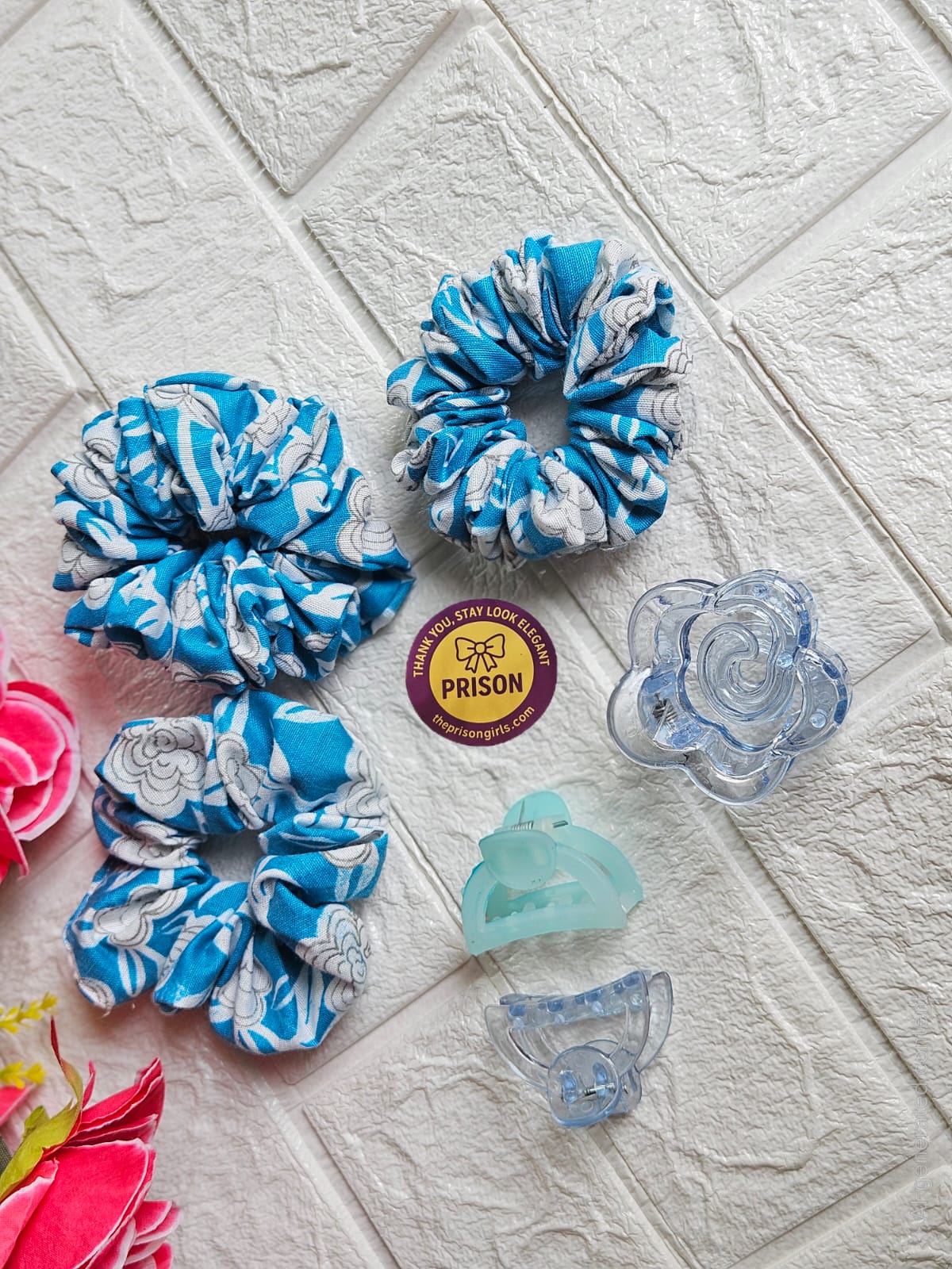 See blue Versatile and stylish hair accessories