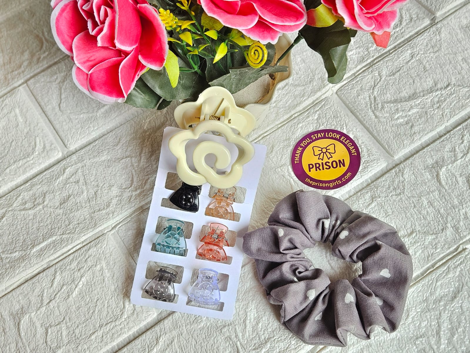 Elegant floral and scrunchie combo