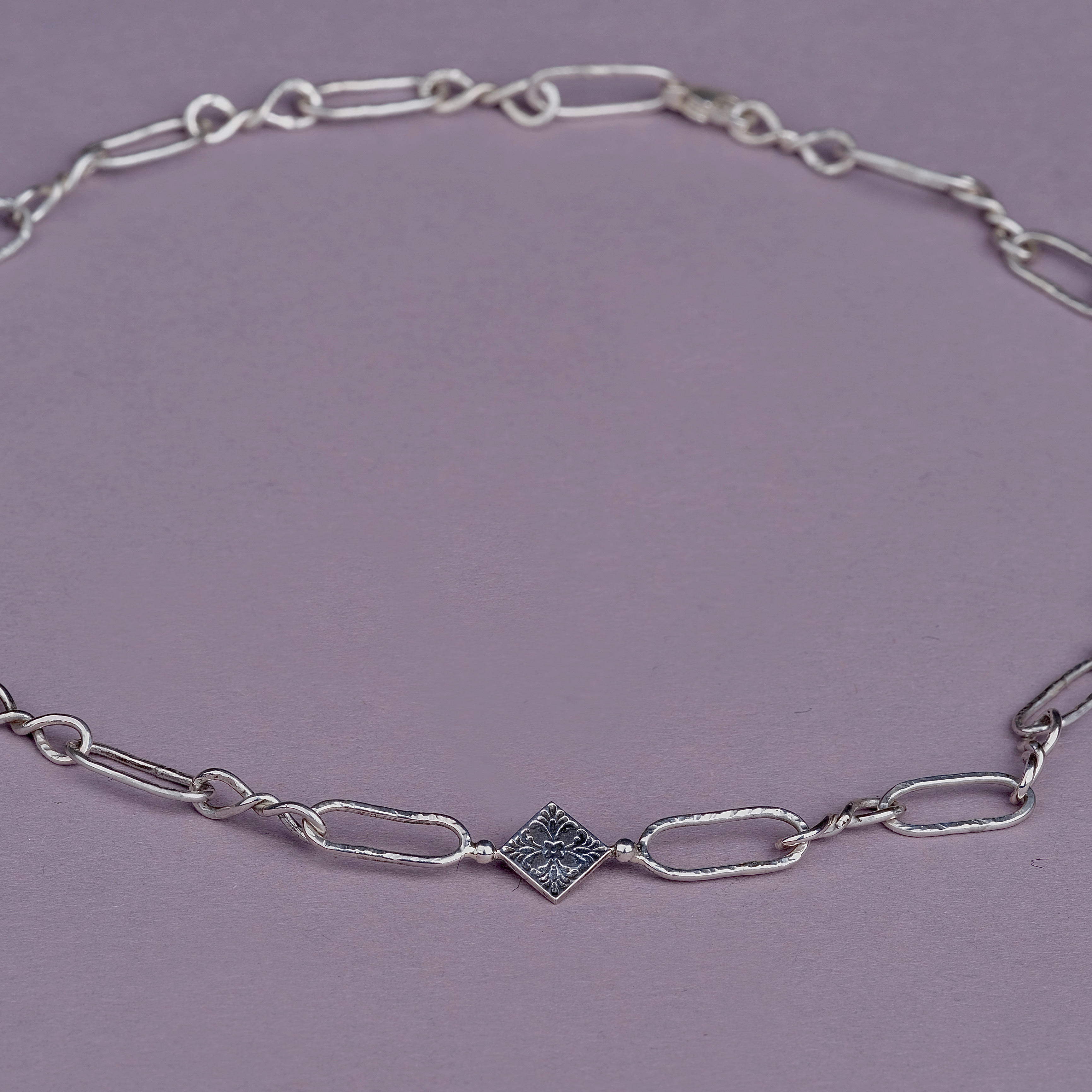 Collier Lyslos