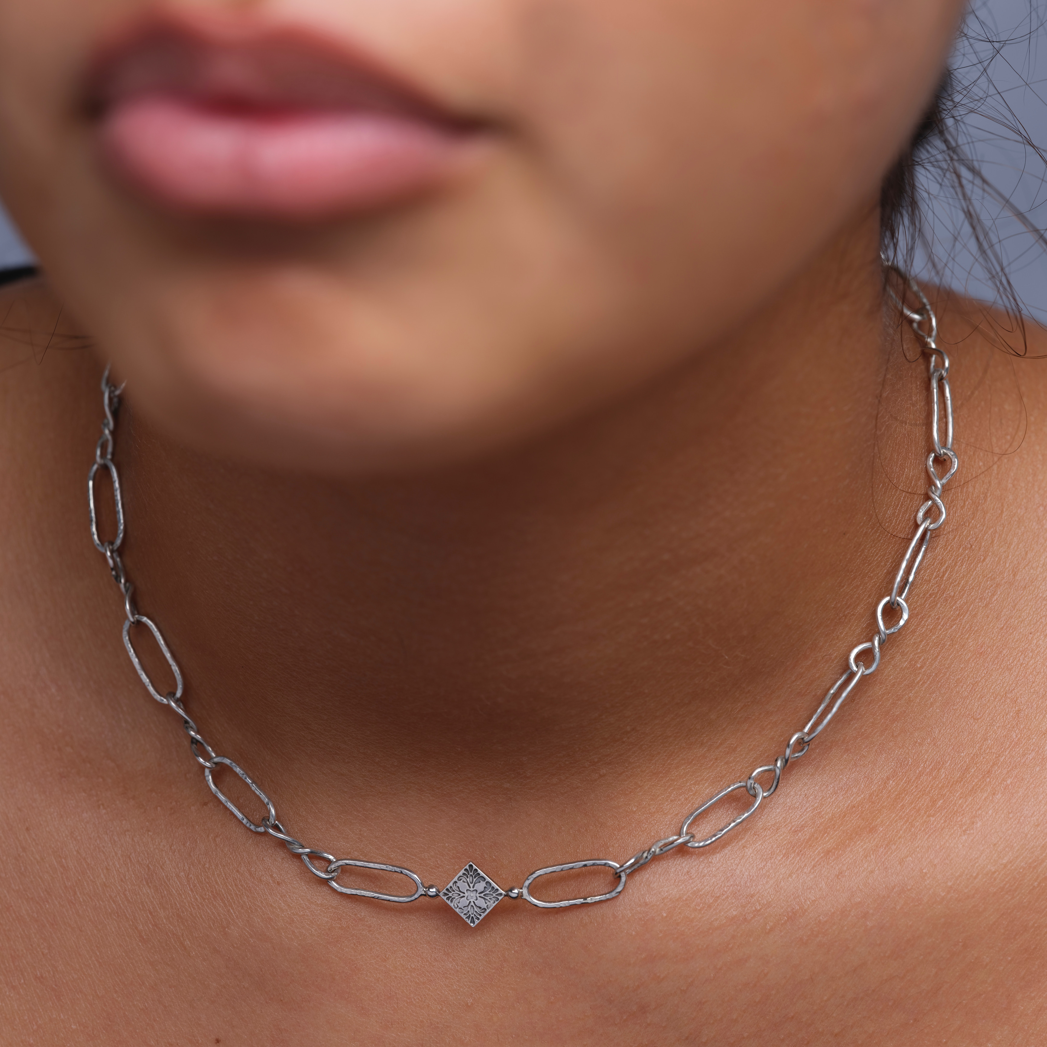 Collier Lyslos