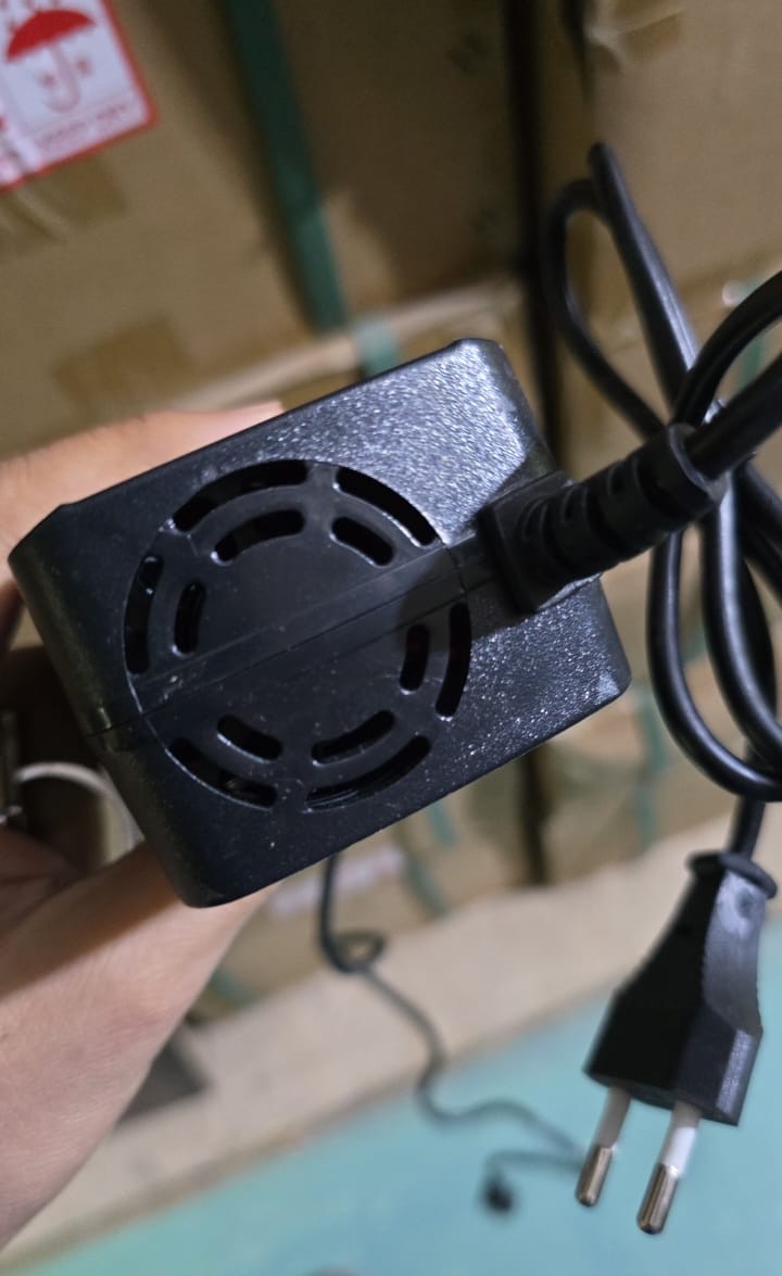 12v LiFePO4 4s 14.6v 5A battery charger in Pakistan