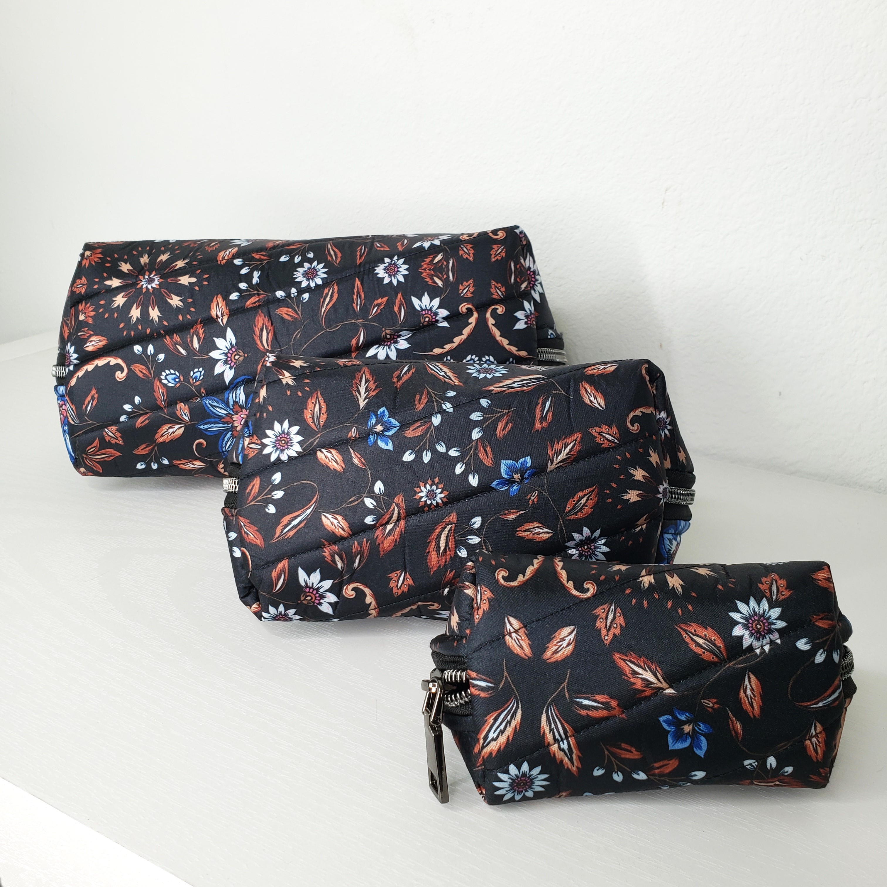 Floral Clam Shell Cosmetic Bags Set