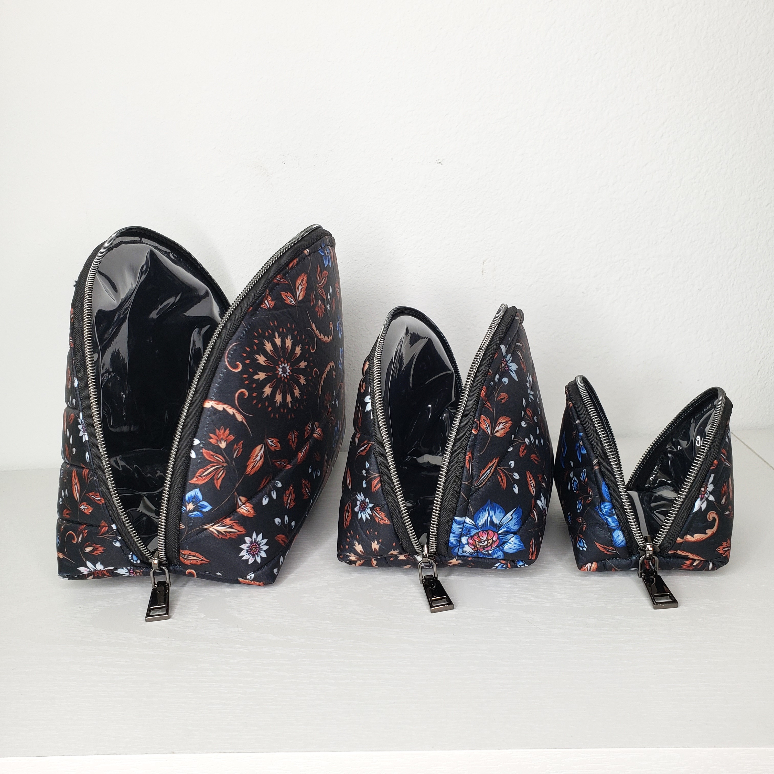 Floral Clam Shell Cosmetic Bags Set