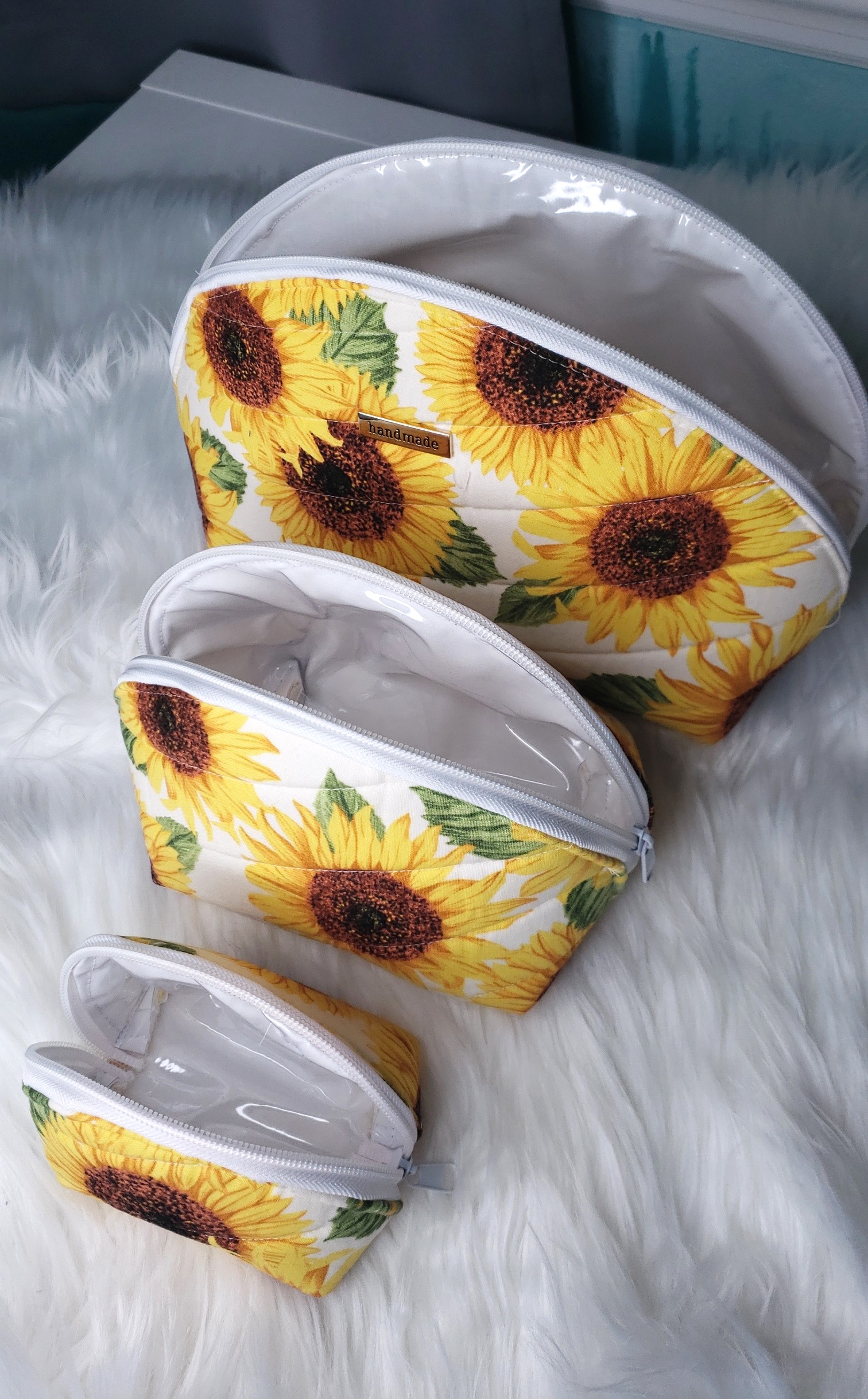 Sunflower Clam Shell Cosmetic Bags Set