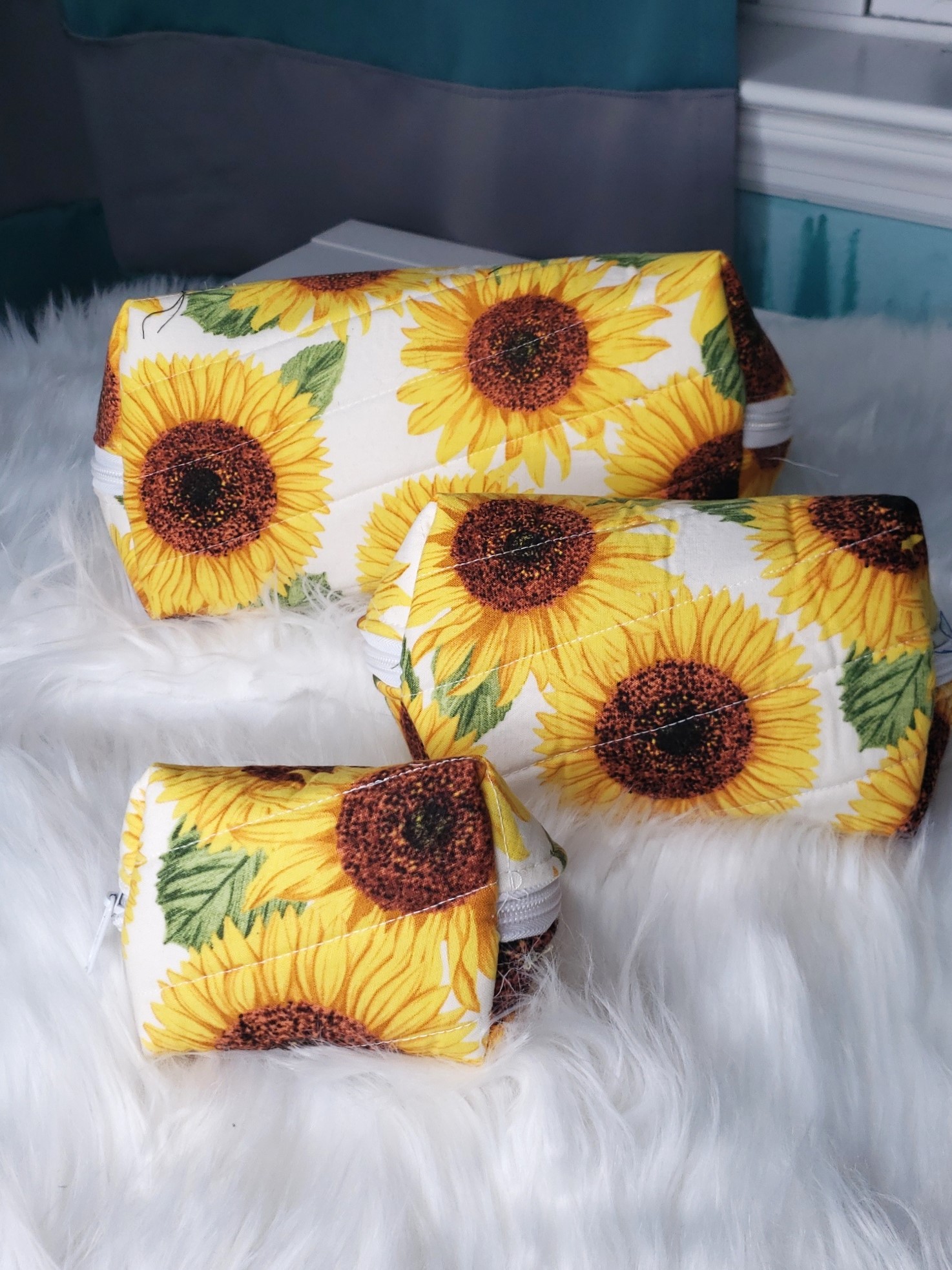 Sunflower Clam Shell Cosmetic Bags Set
