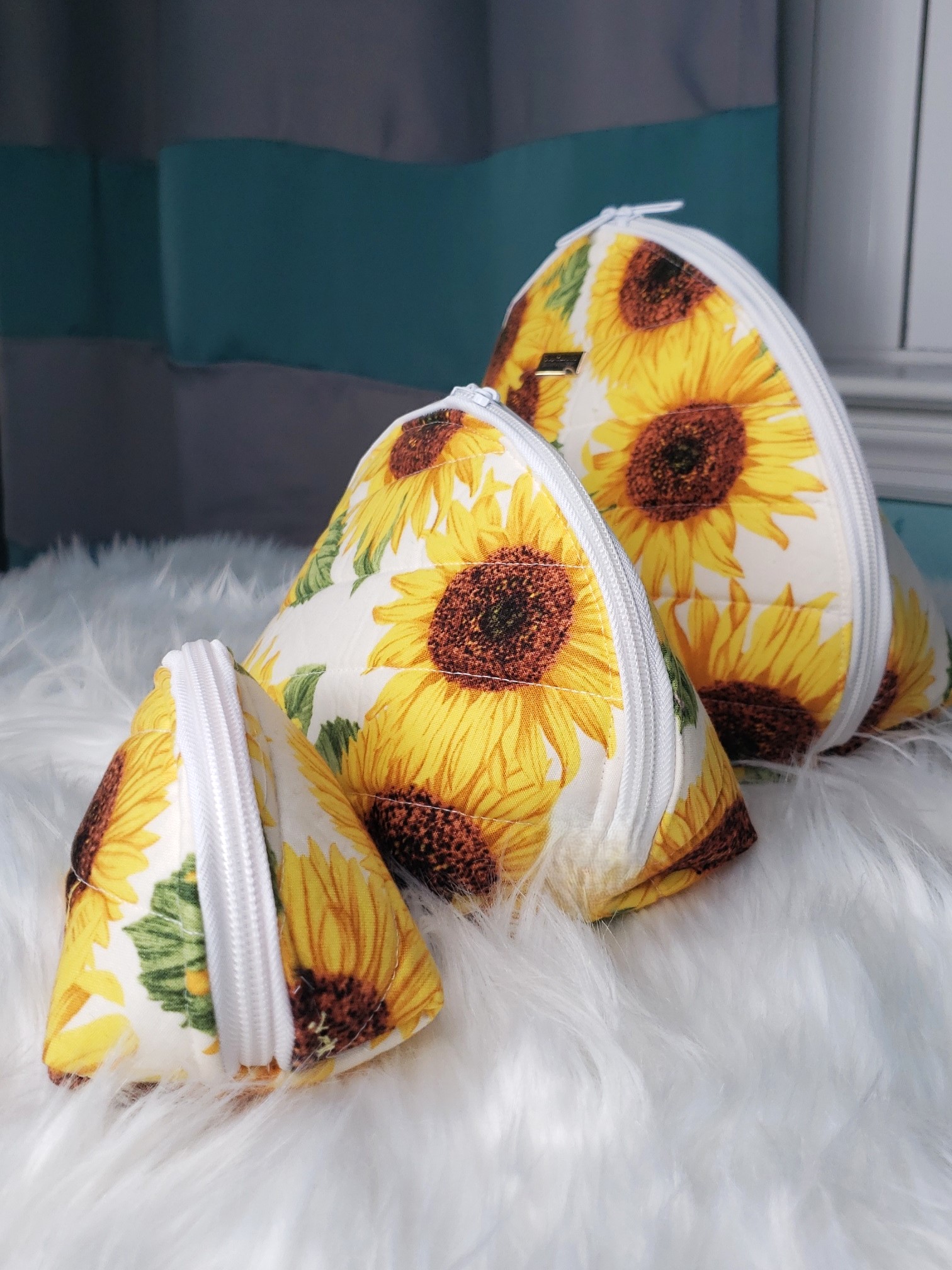 Sunflower Clam Shell Cosmetic Bags Set