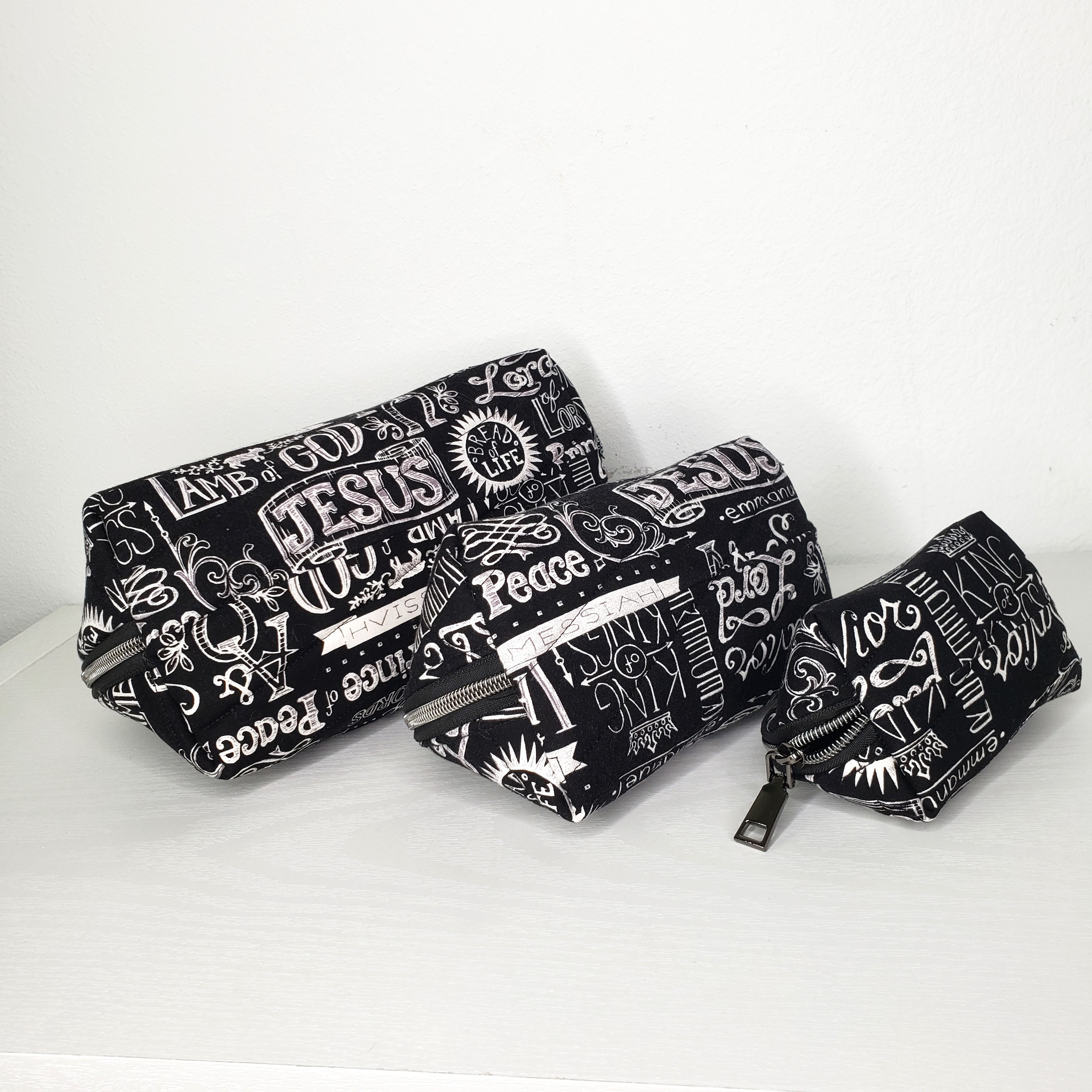 In Jesus Name Clam Shell Set