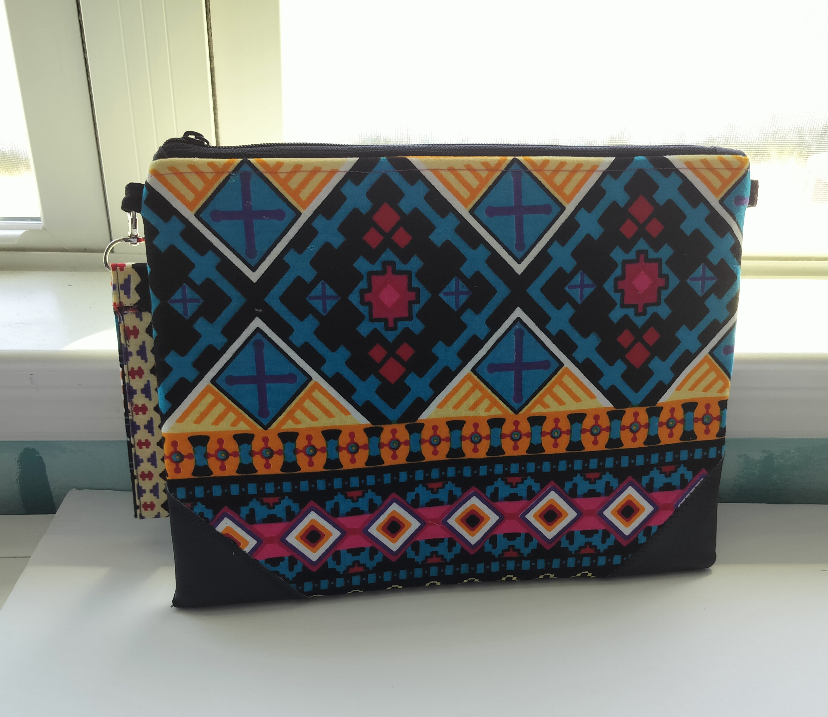 Ethnic Print Clutch Bag Tablet Cover 