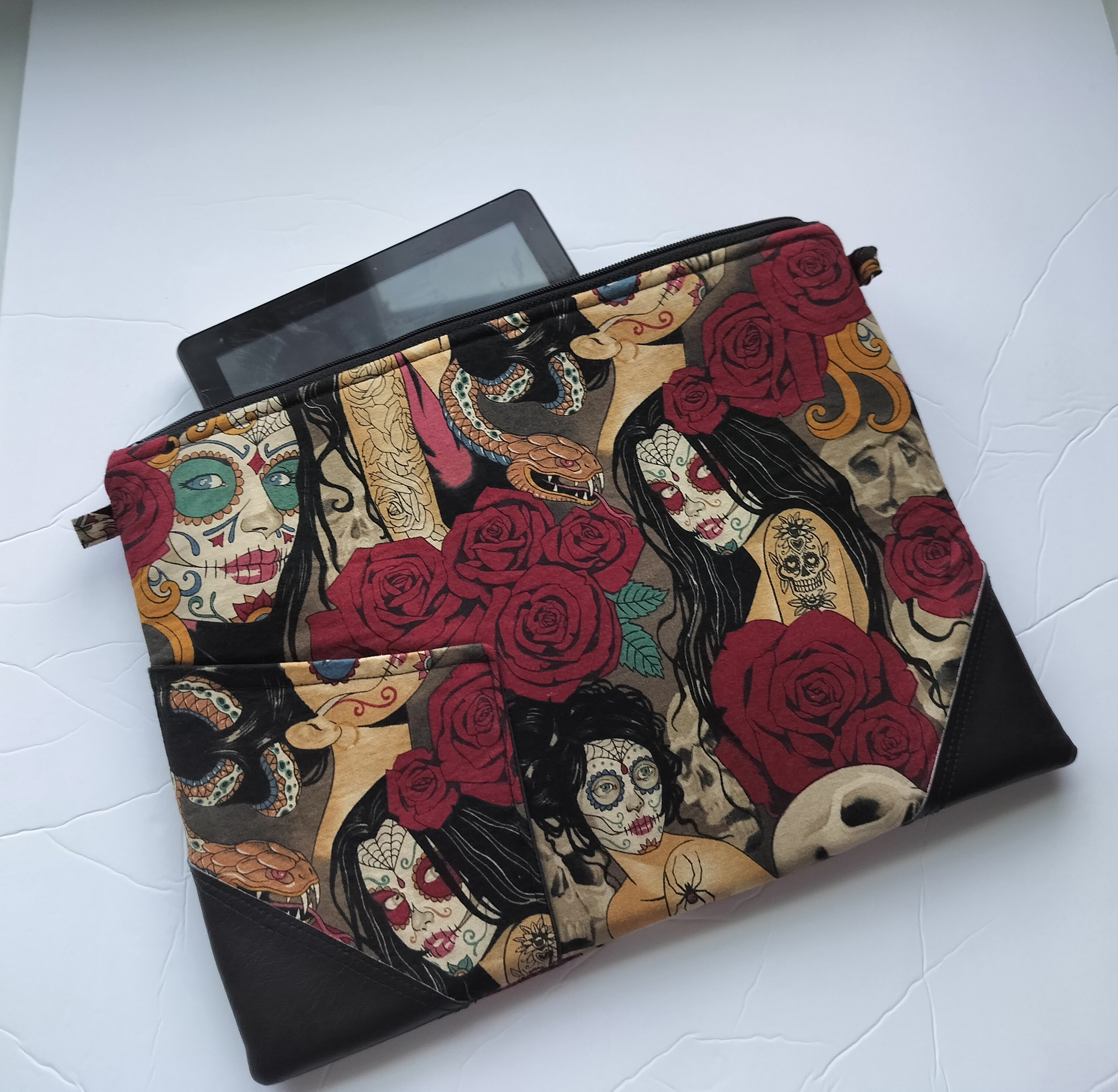 Dia de los Muertos Sugar Skulls Tablet Cover