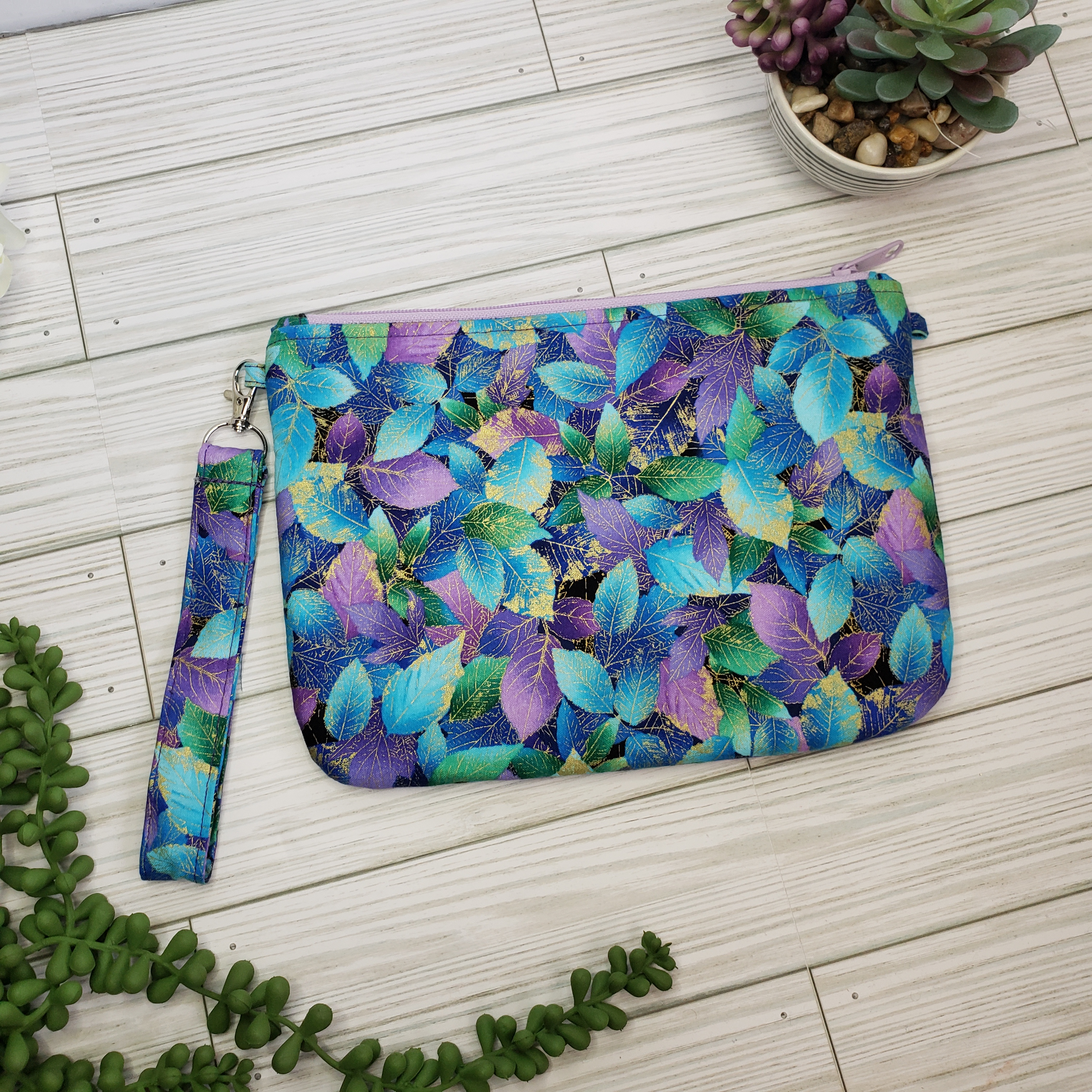 Utopia Leaf Print Zipper Pouch