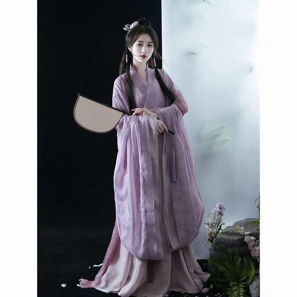 Hanfu in the Style of the Wei and Jin Dynasties in Purple