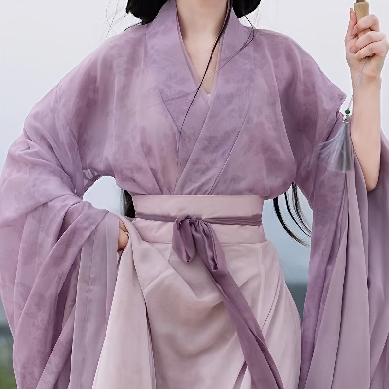 Hanfu in the Style of the Wei and Jin Dynasties in Purple