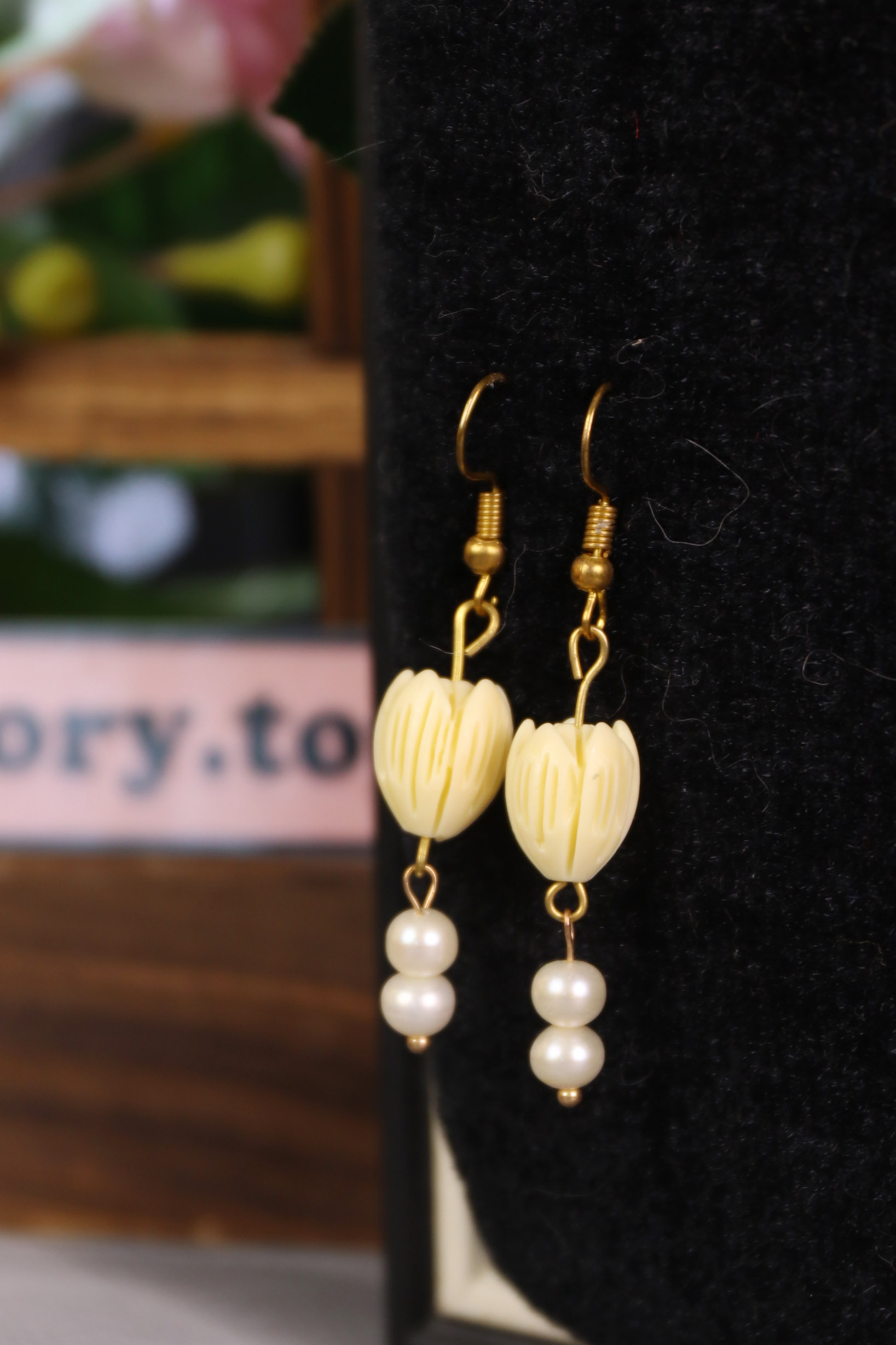 Elegant Floral fresh pearl Earrings