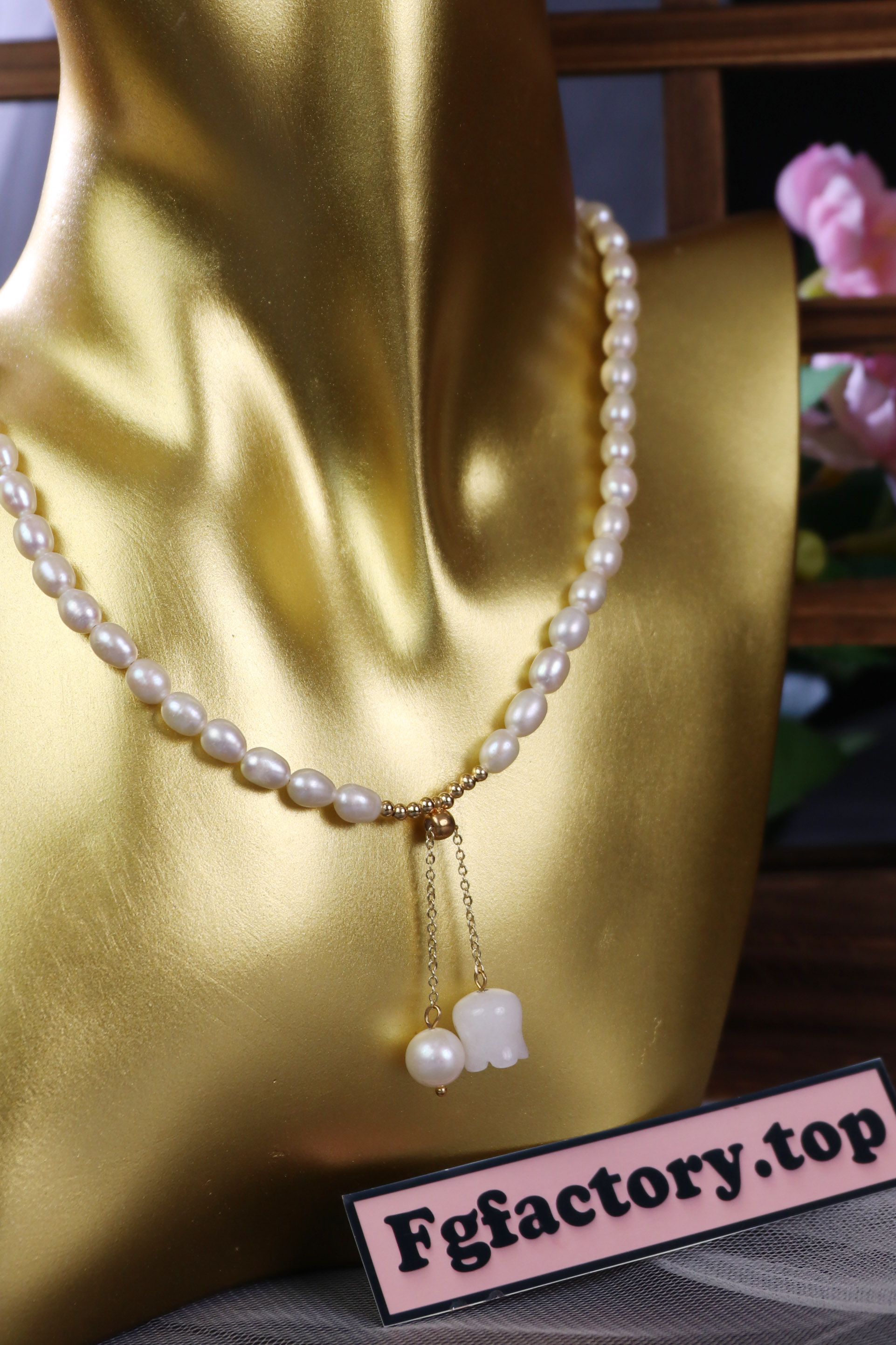 Elegant Pearl Necklace