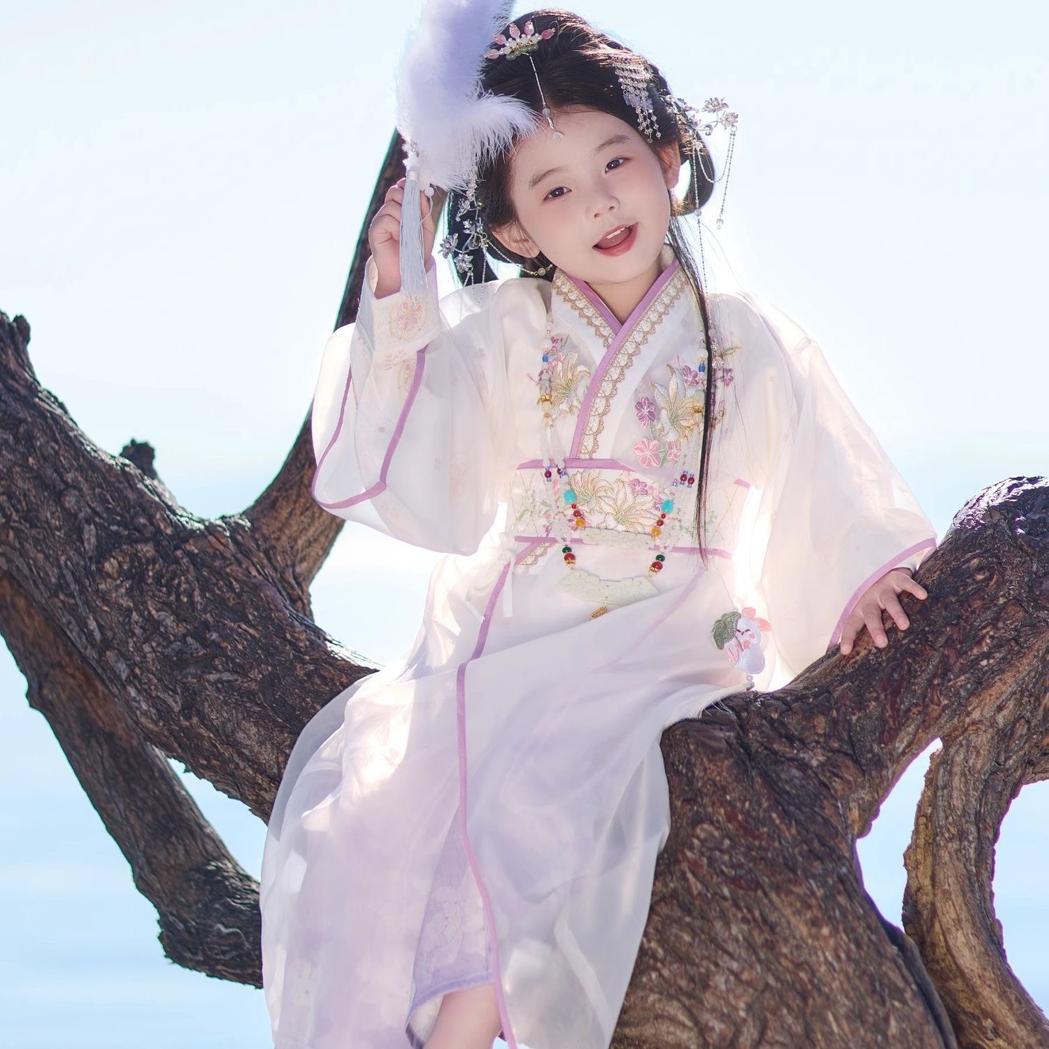 Girls elaborate embroidery Traditional Hanfu Dress for kids 