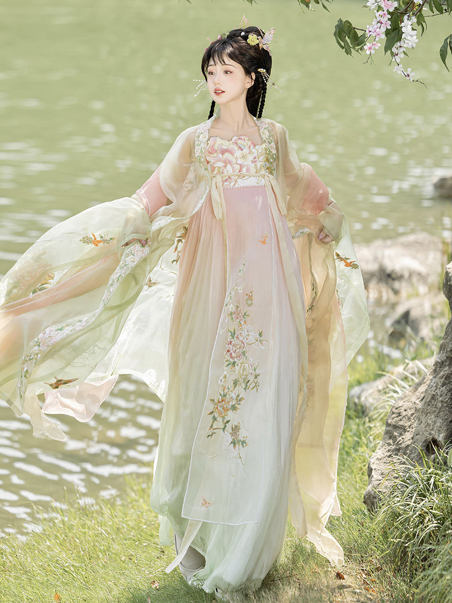 Traditional Hanfu Dress