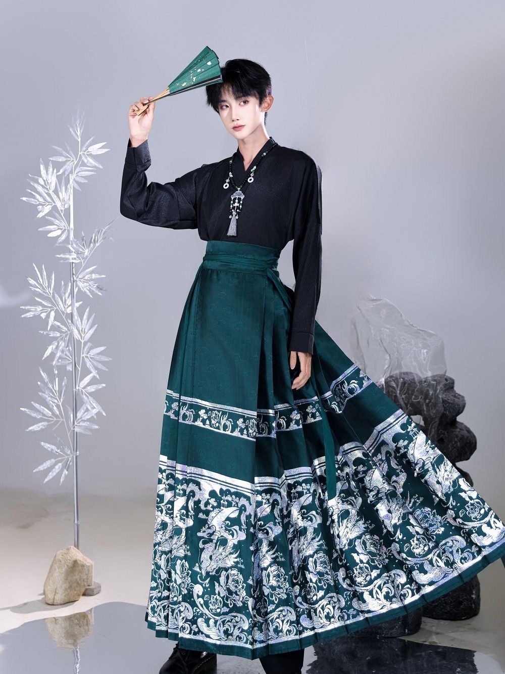 Traditional Asian Attire horse-faced skirt 