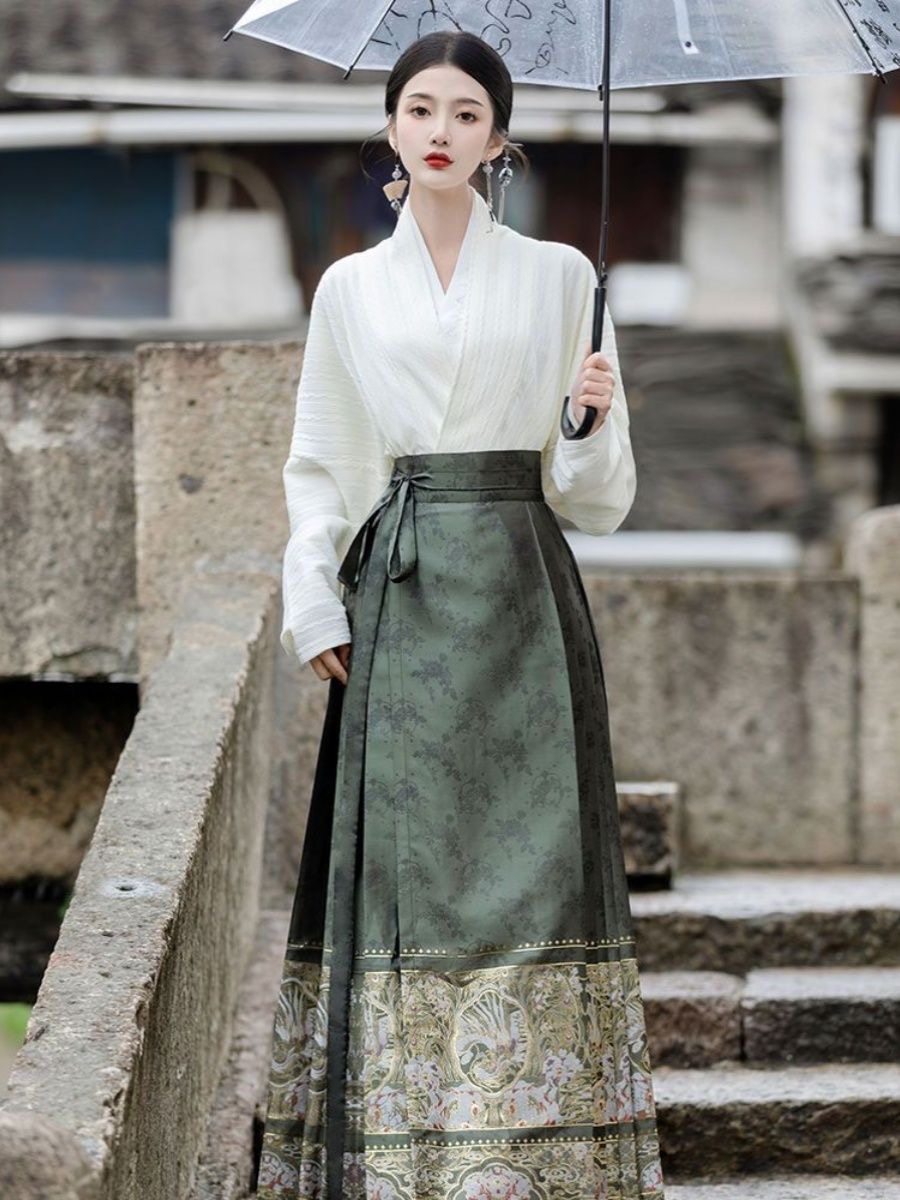 Traditional Hanfu Dress