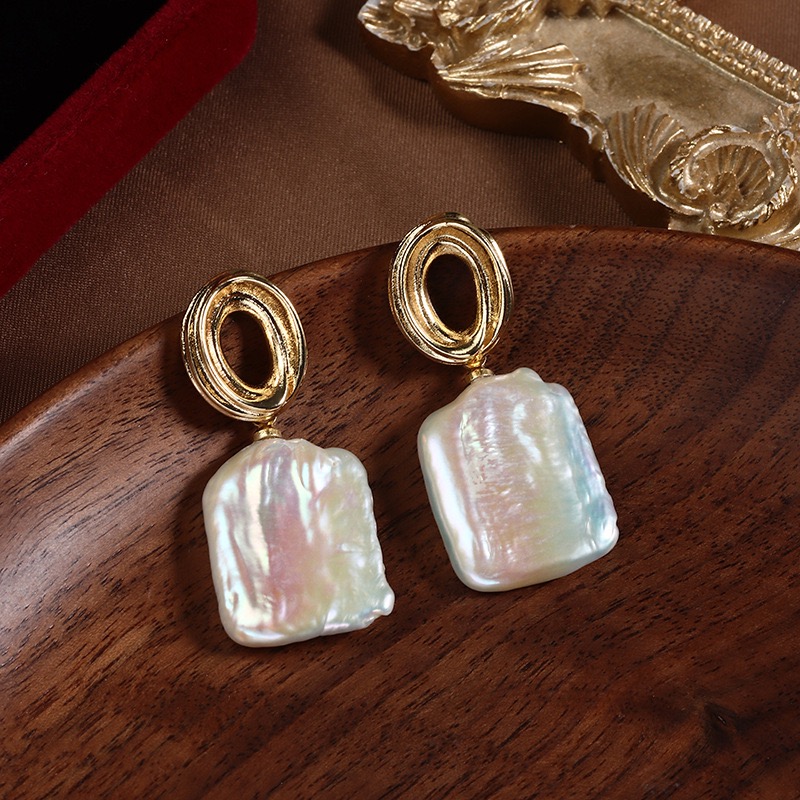 Pearl and Gold Earrings Set