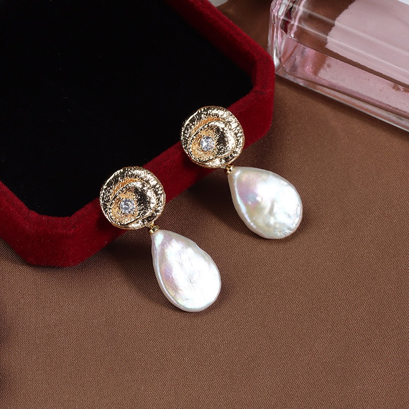 Elegant Pearl Earrings Set