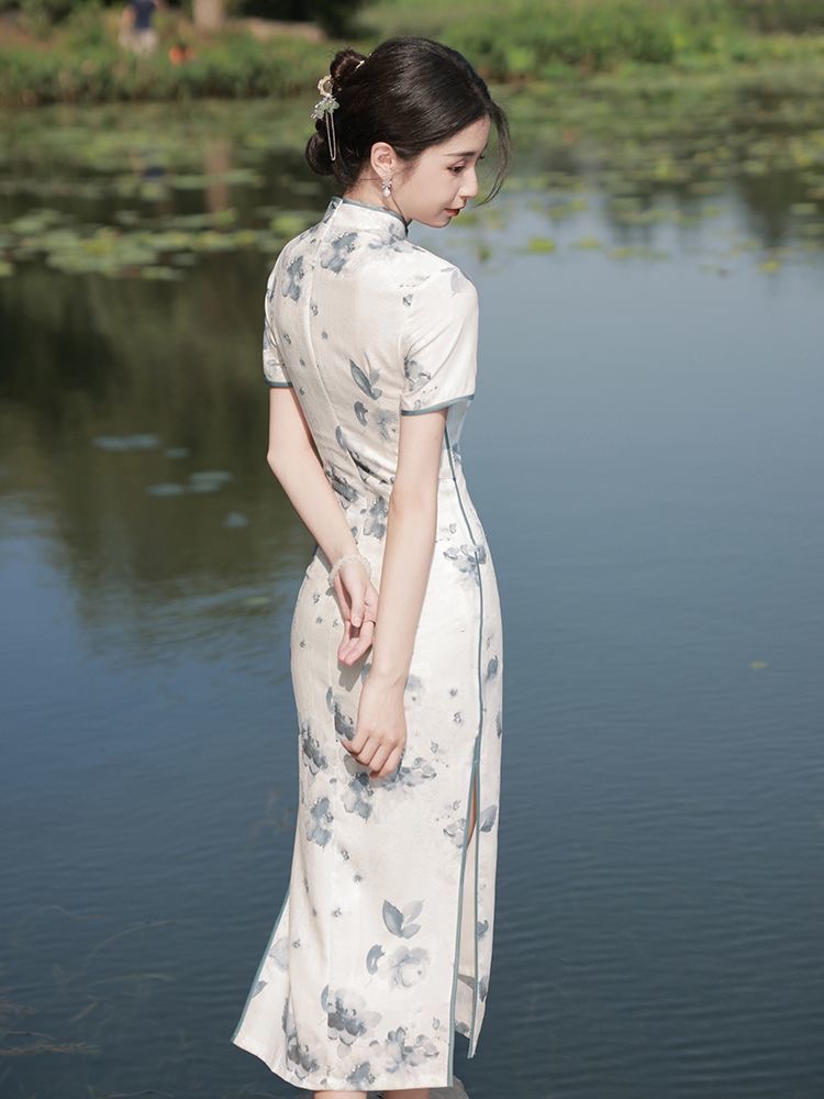 Qipao Elegant Traditional Dress