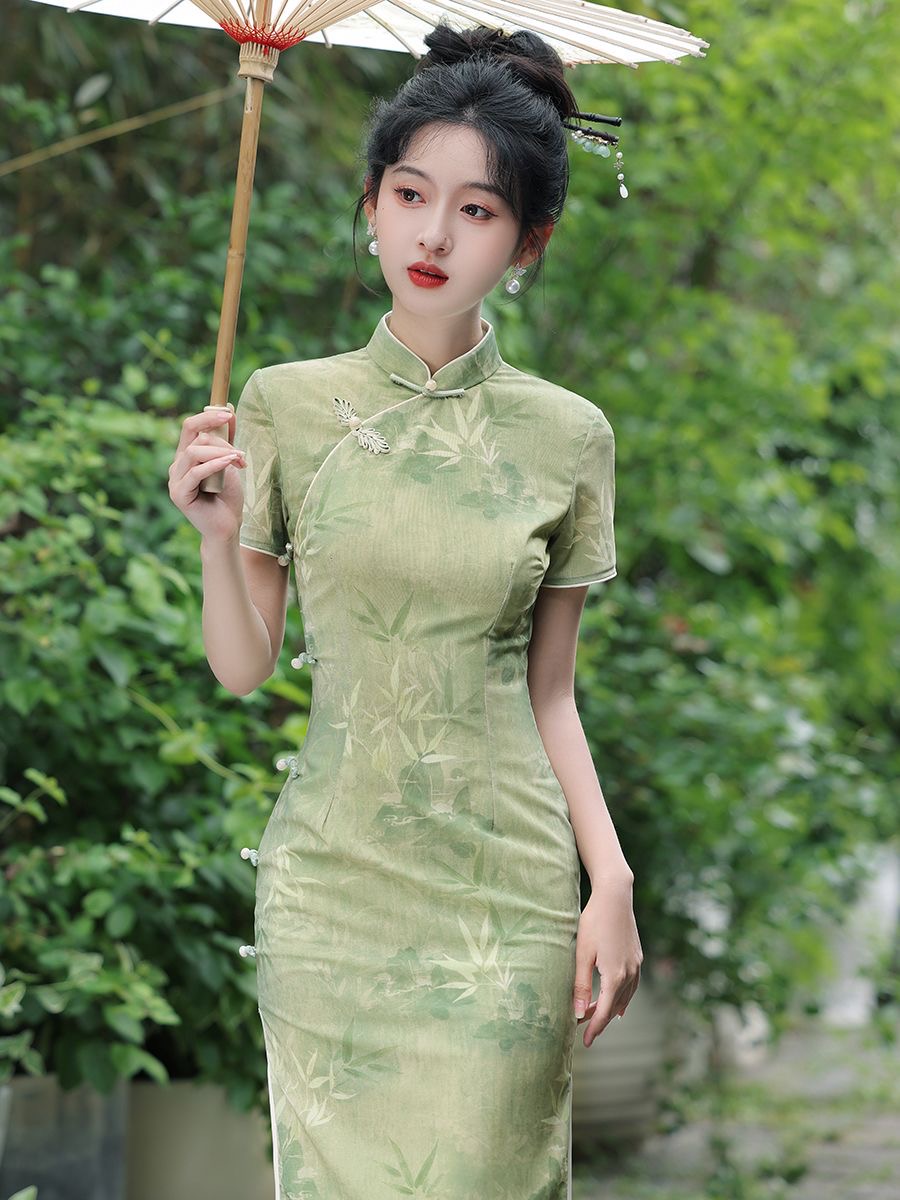 Elegant Traditional Cheongsam