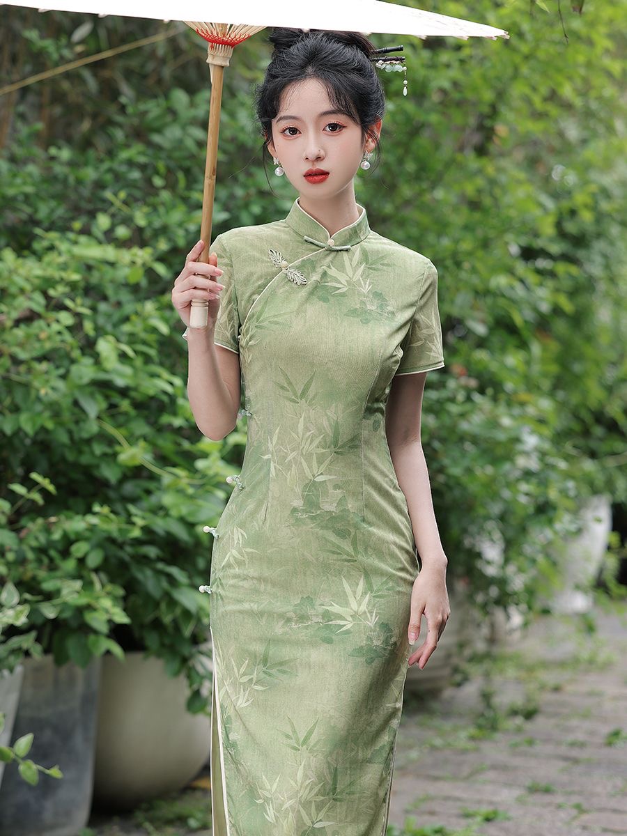 Elegant Traditional Cheongsam