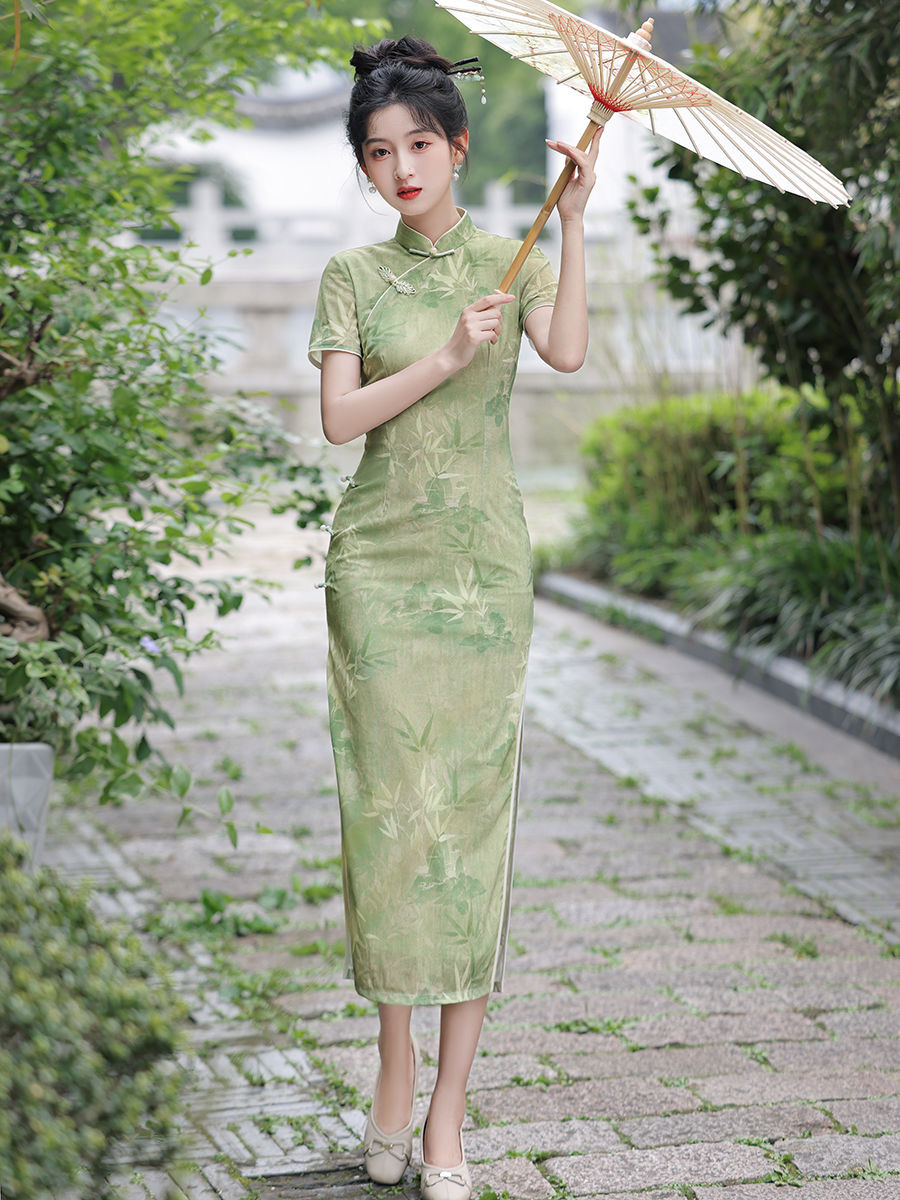 Elegant Traditional Cheongsam