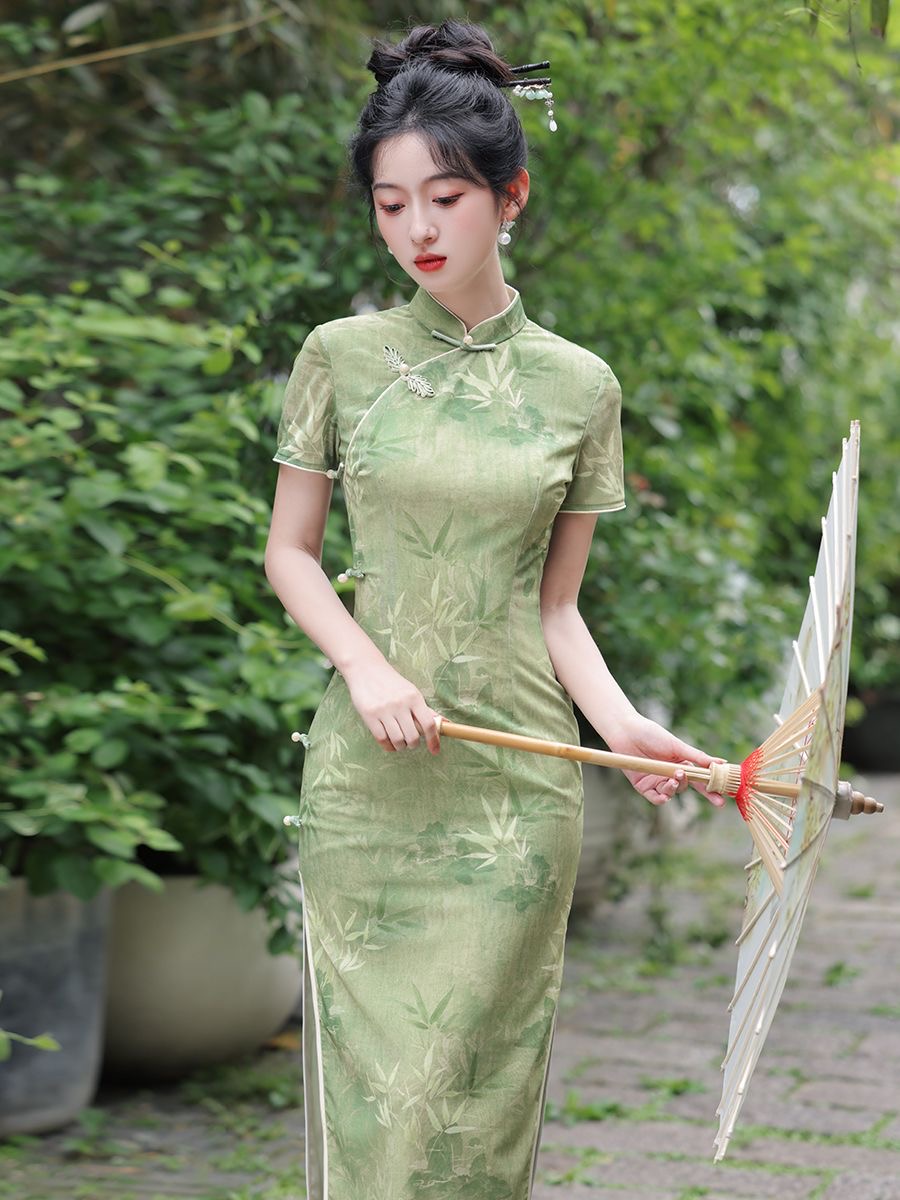 Elegant Traditional Cheongsam