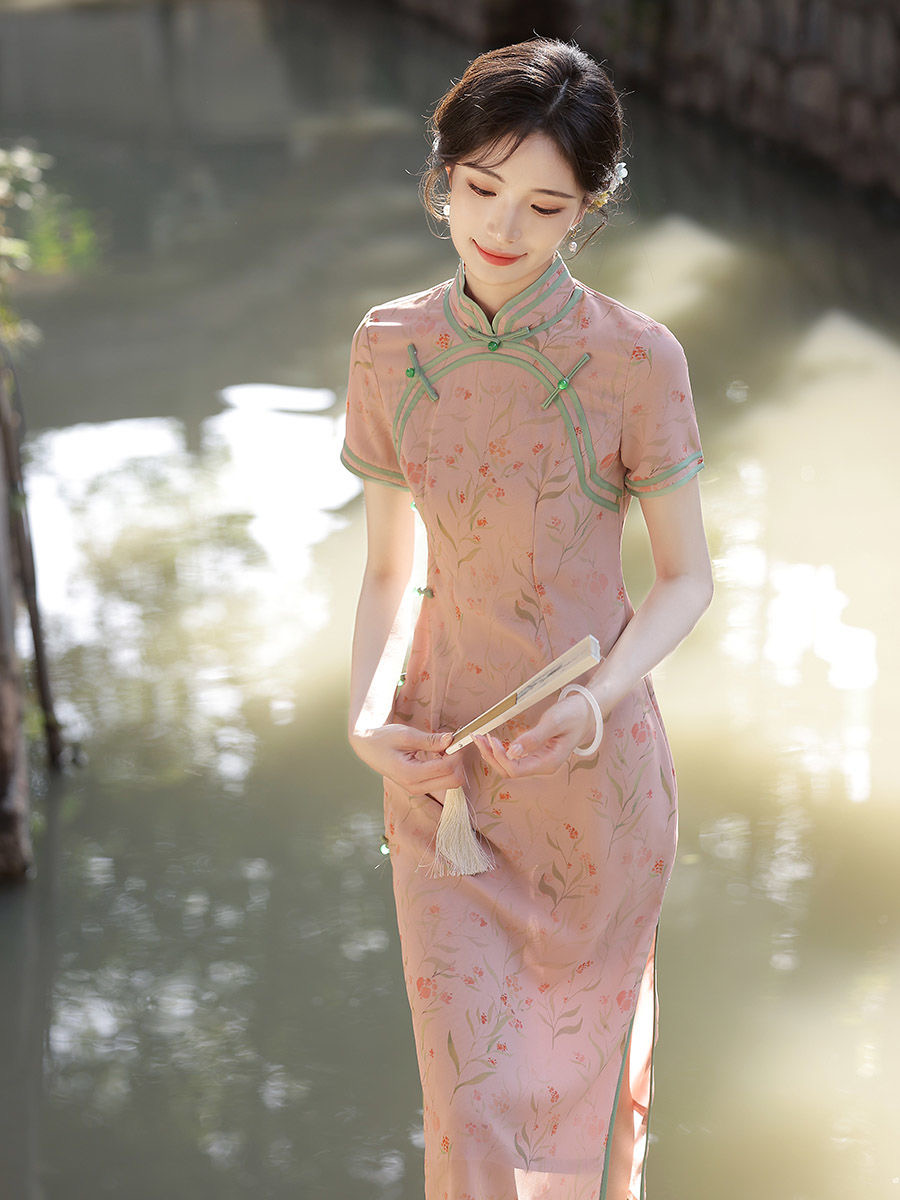 Elegant Cheongsam