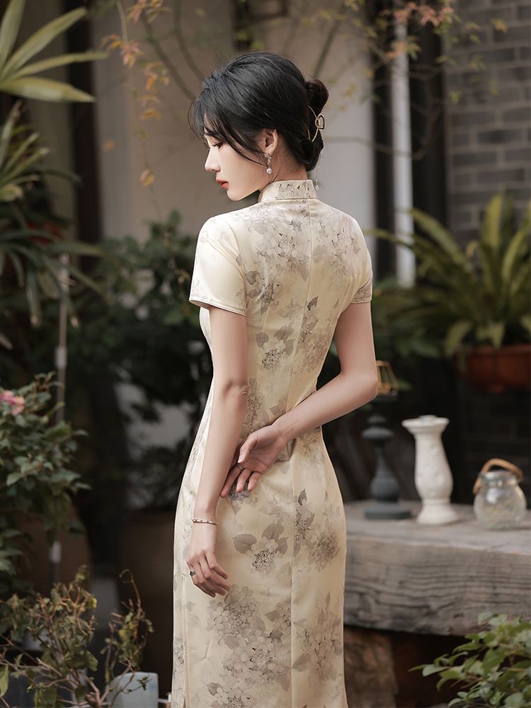 Elegant  Cheongsam