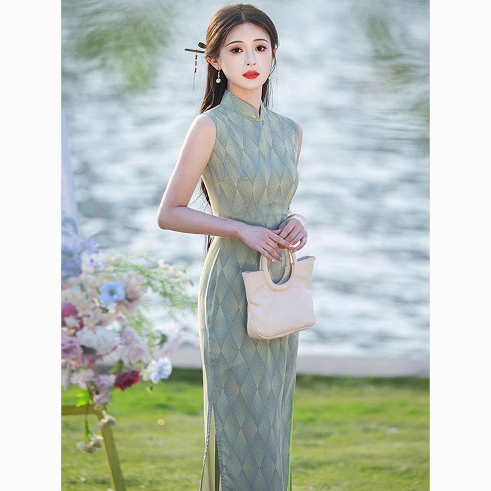 Elegant Green Cheongsam Dress