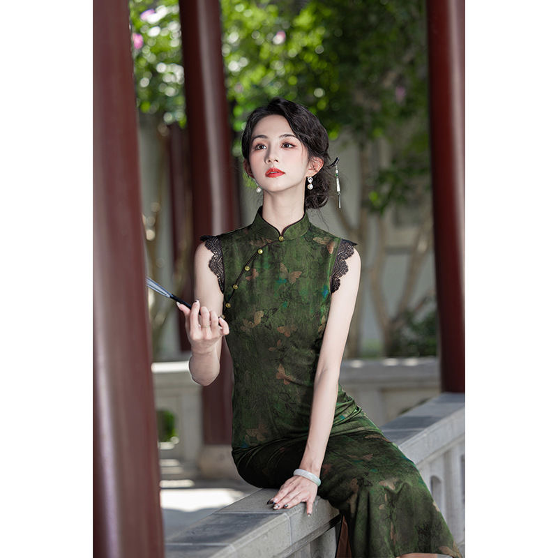 Elegant Green Cheongsam Dress