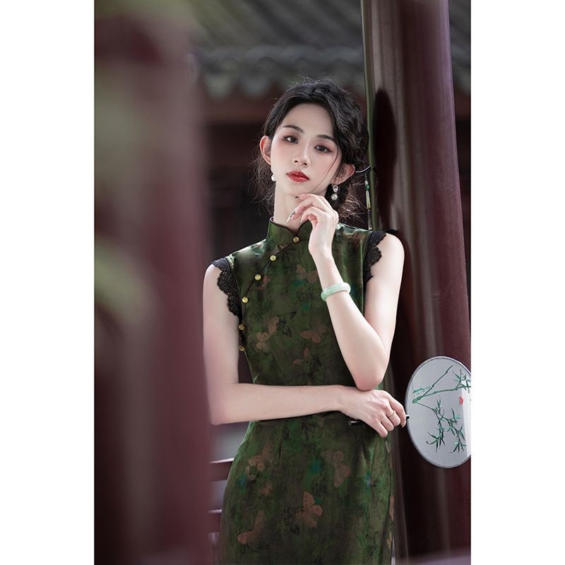 Elegant Green Cheongsam Dress
