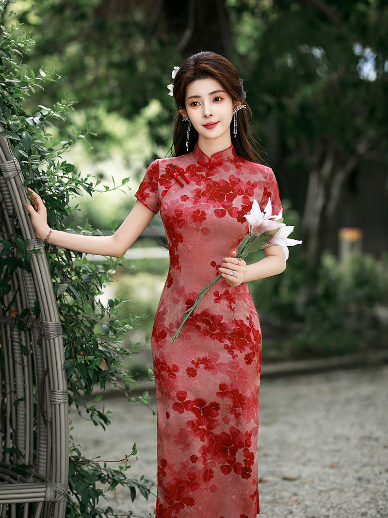 Elegant Red Floral Cheongsam