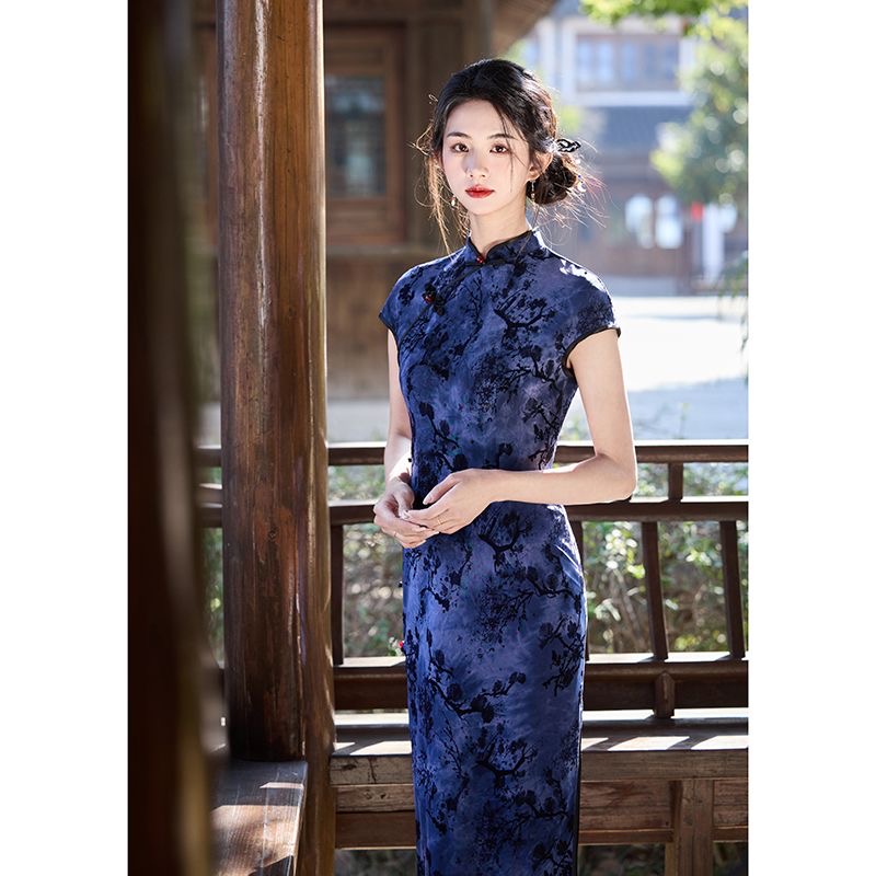 Elegant Blue Cheongsam