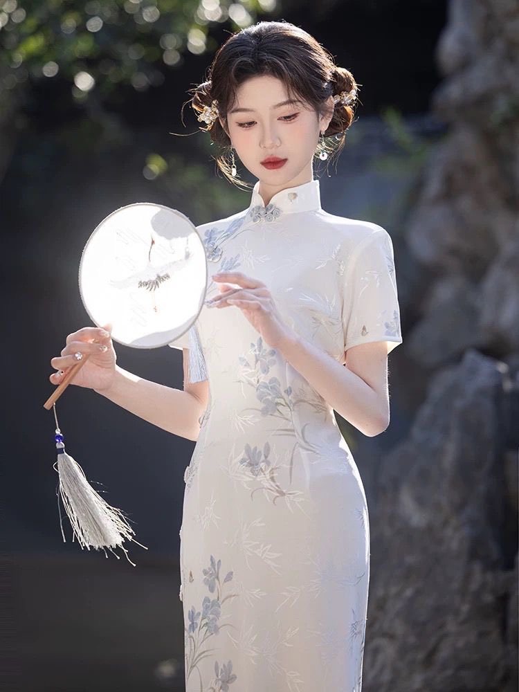 Elegant Traditional Cheongsam